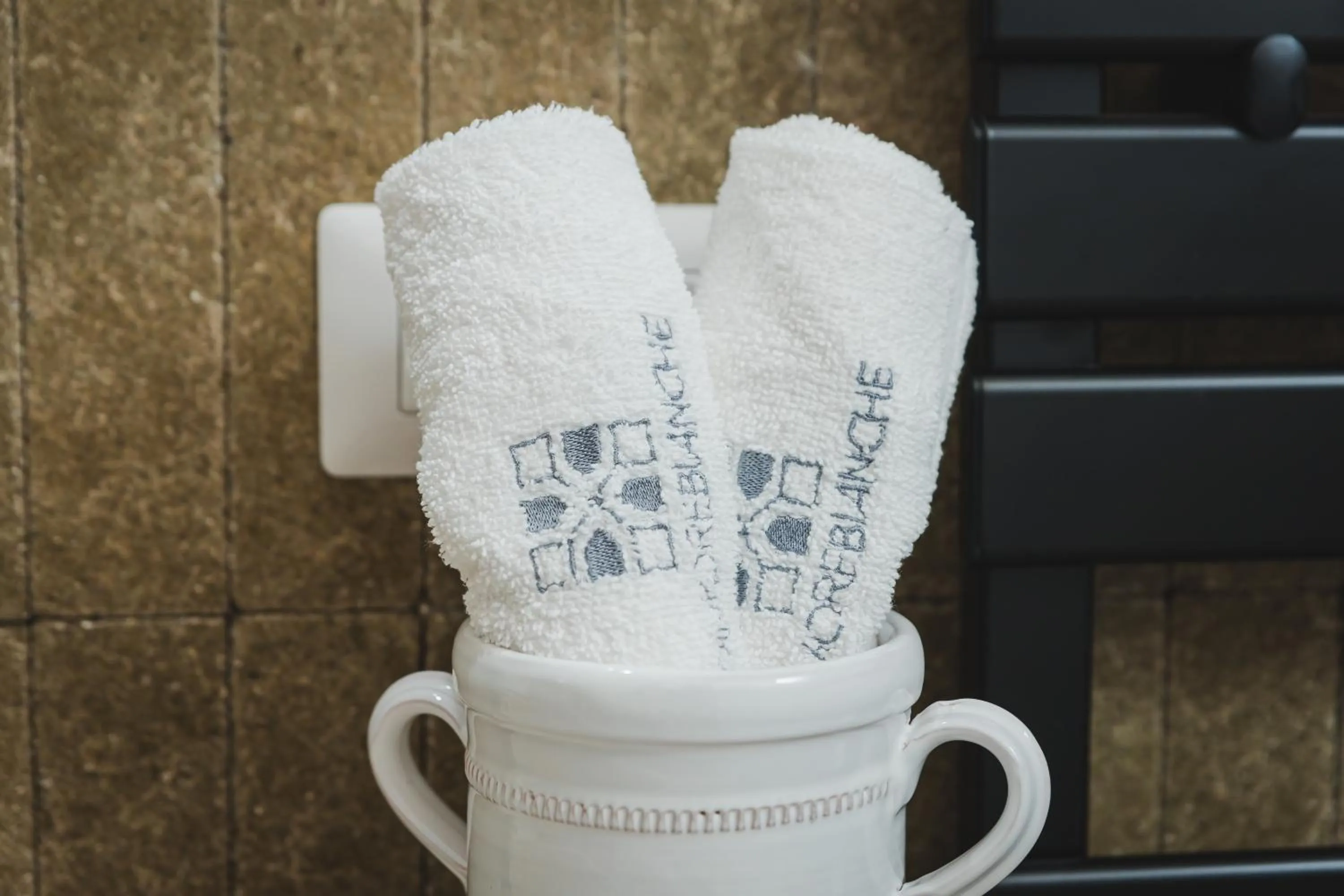 Logo/Certificate/Sign in Dimore Bianche Santa Chiara