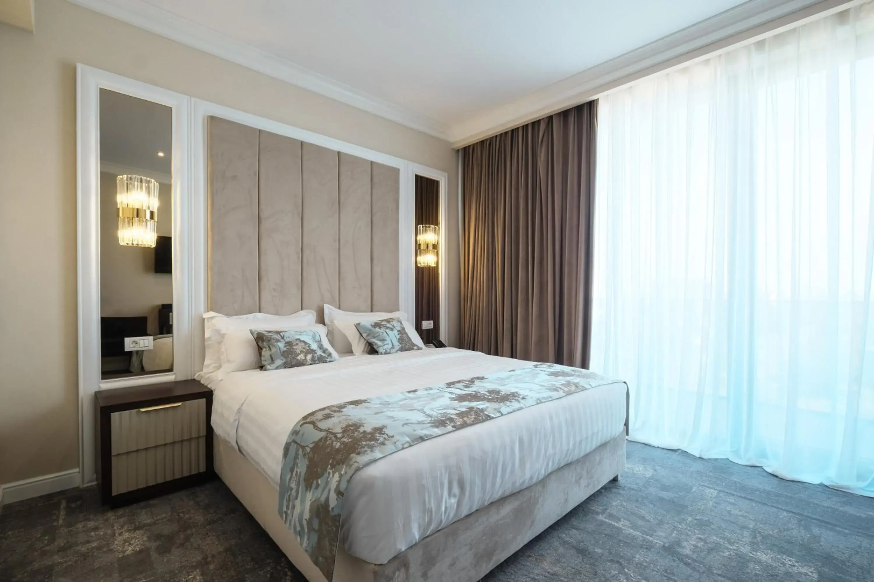 Family Suite in Panoramic Mamaia Hotel Family Suite in Panoramic Mamaia Hotel