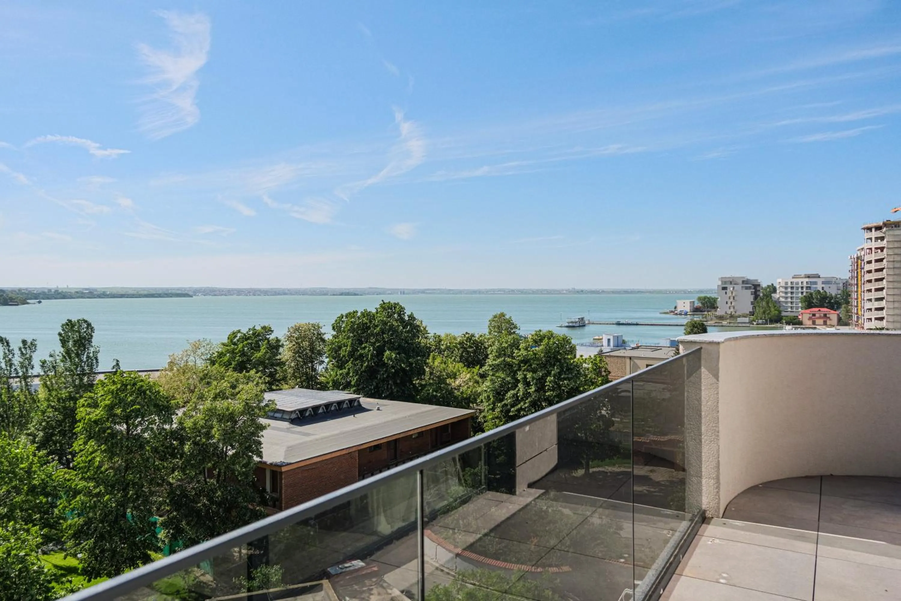 Lake view in Panoramic Mamaia Hotel