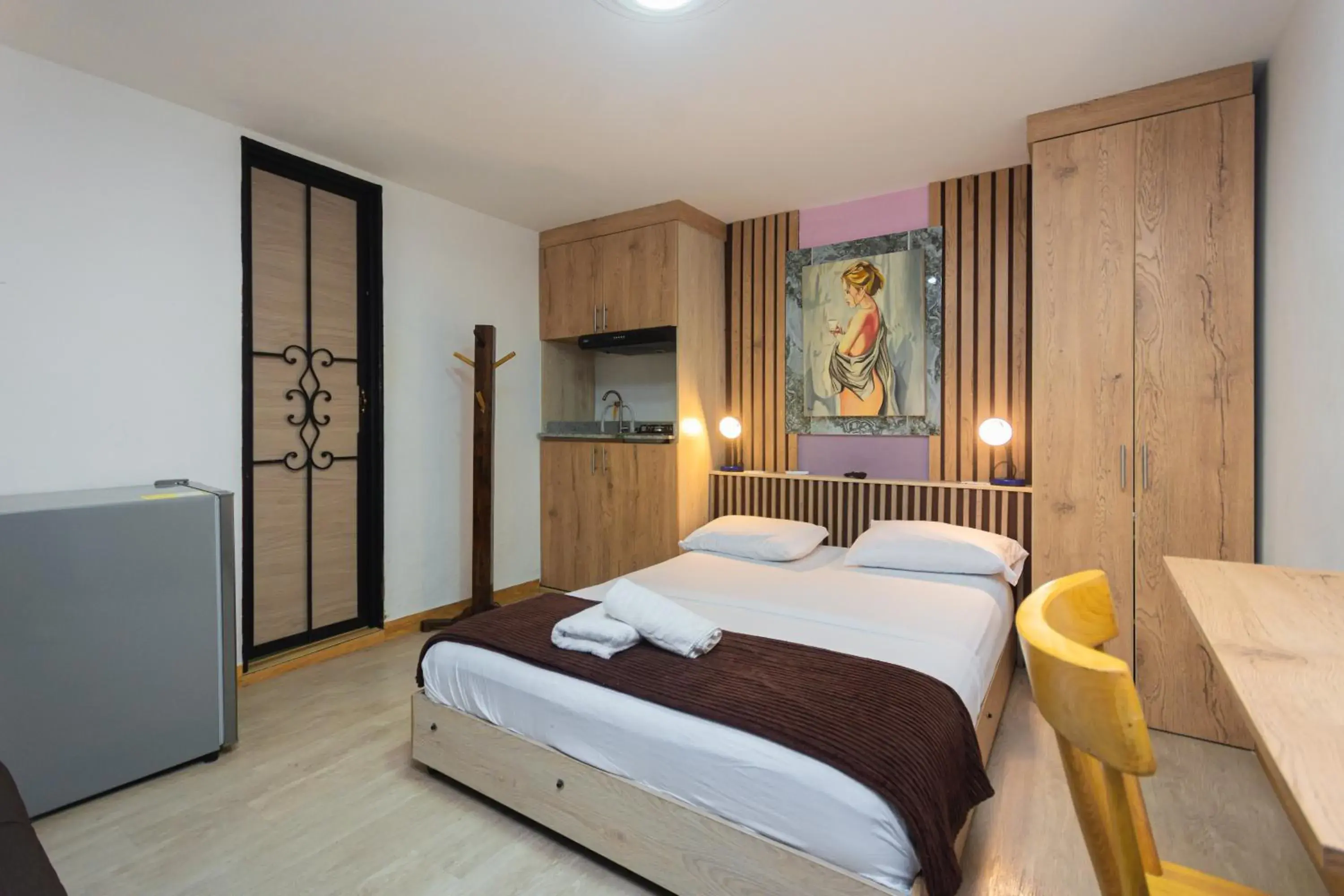 Kitchen or kitchenette, Bed in Hotel Lares 70 Laureles Kitchen or kitchenette, Bed in Hotel Lares 70 Laureles