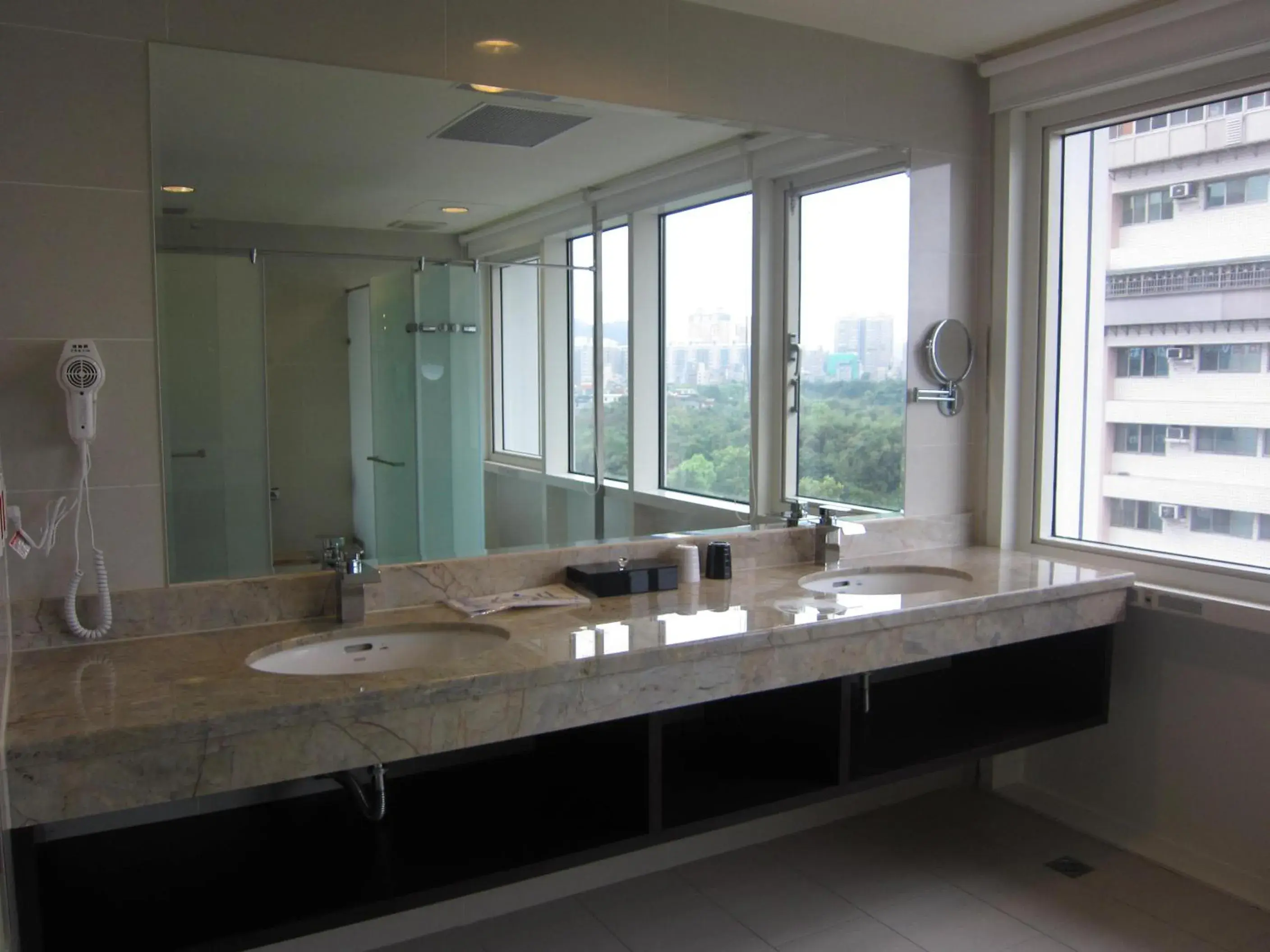 Bathroom in New Taipei Hot Spring Hotel