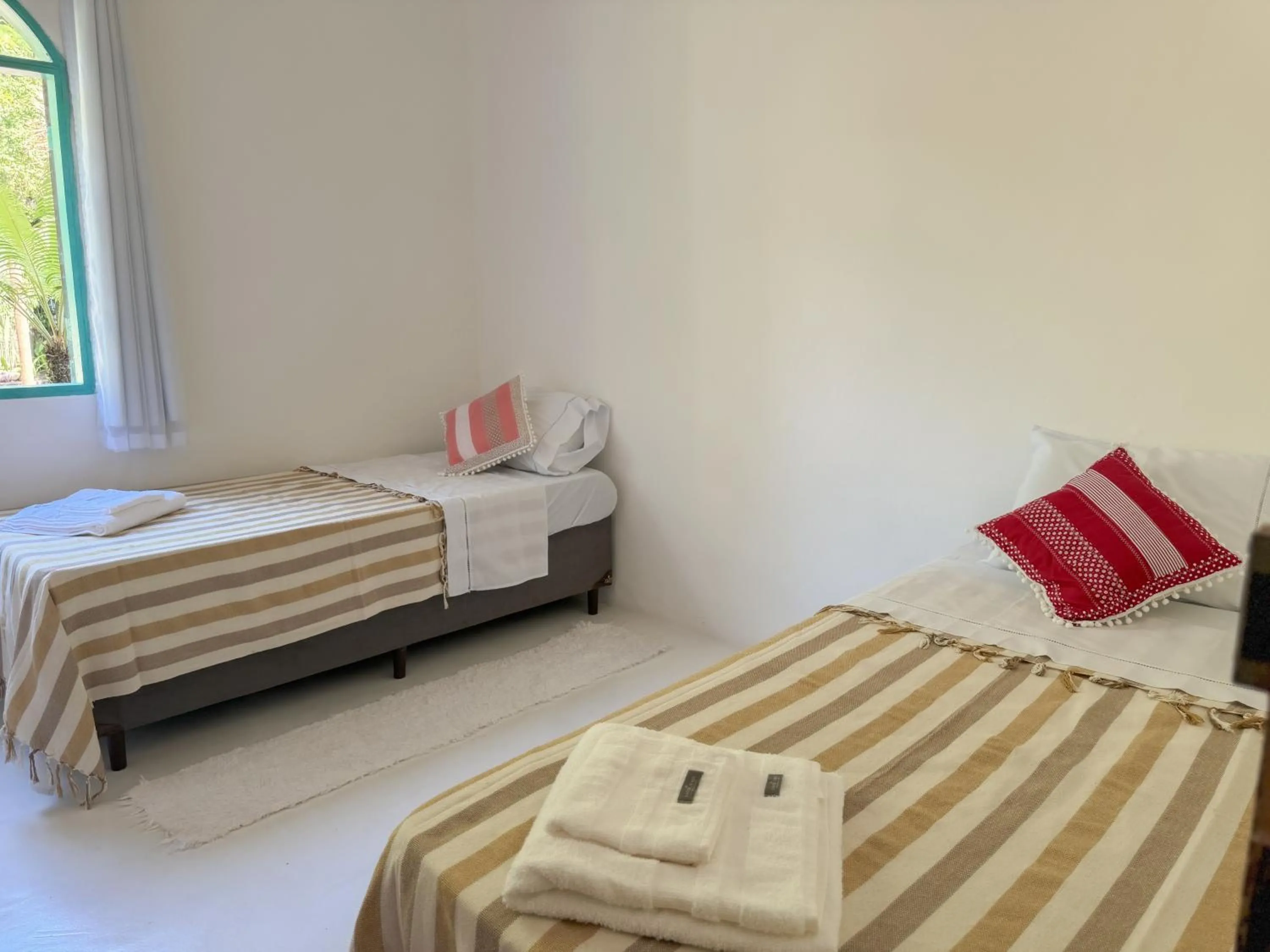 Single Bed in Female Dormitory Room in Vila Rita Hostel Arraial d'Ajuda