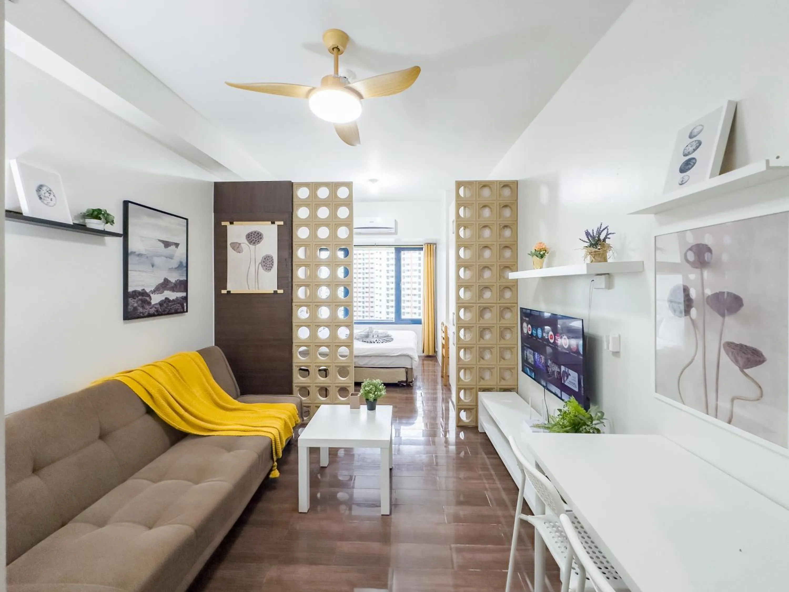 TV and multimedia in GemstoneBR in SMDC Air Residences