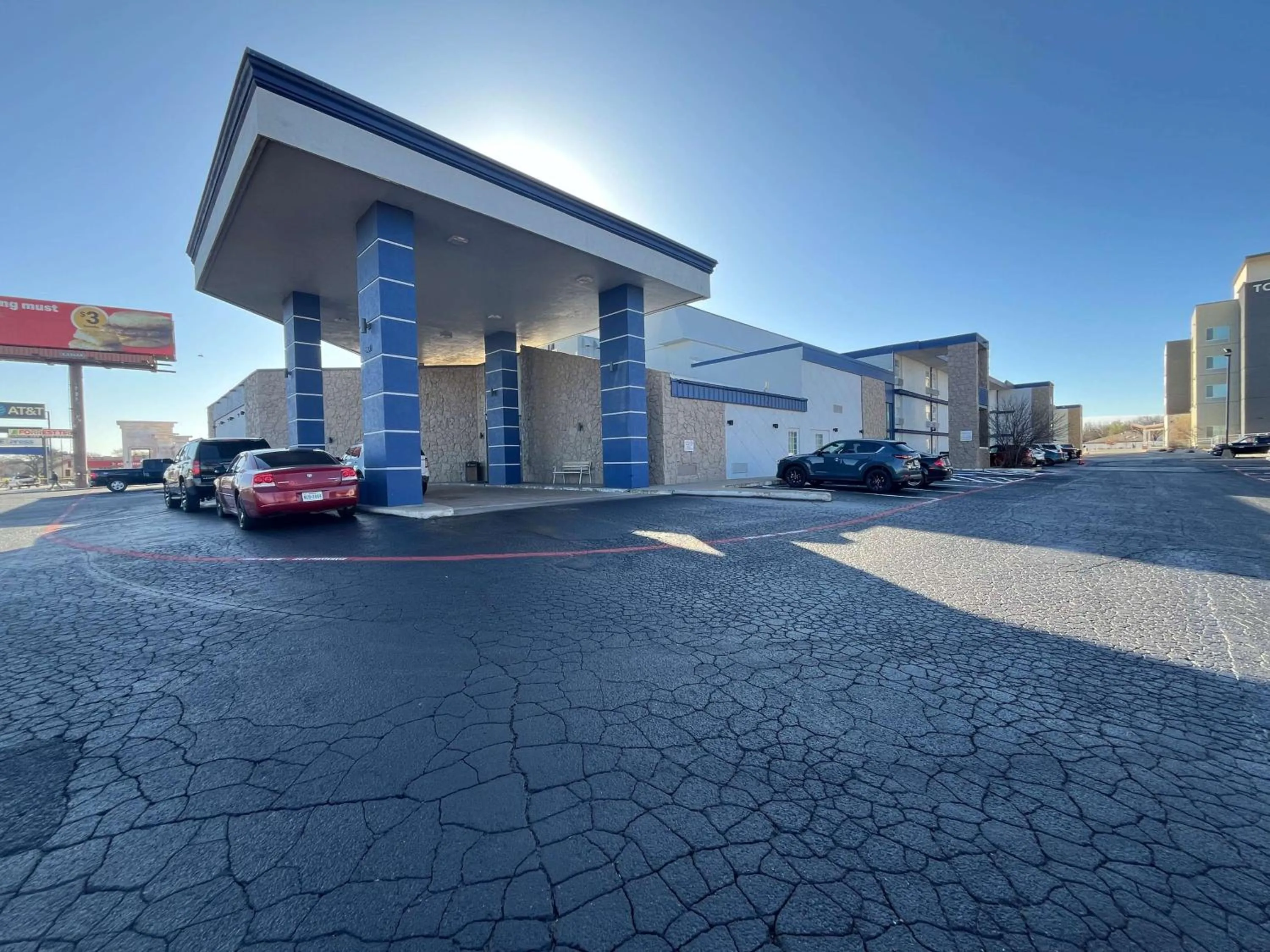 Property building in Studio 6 Suites Amarillo, TX West Medical Center