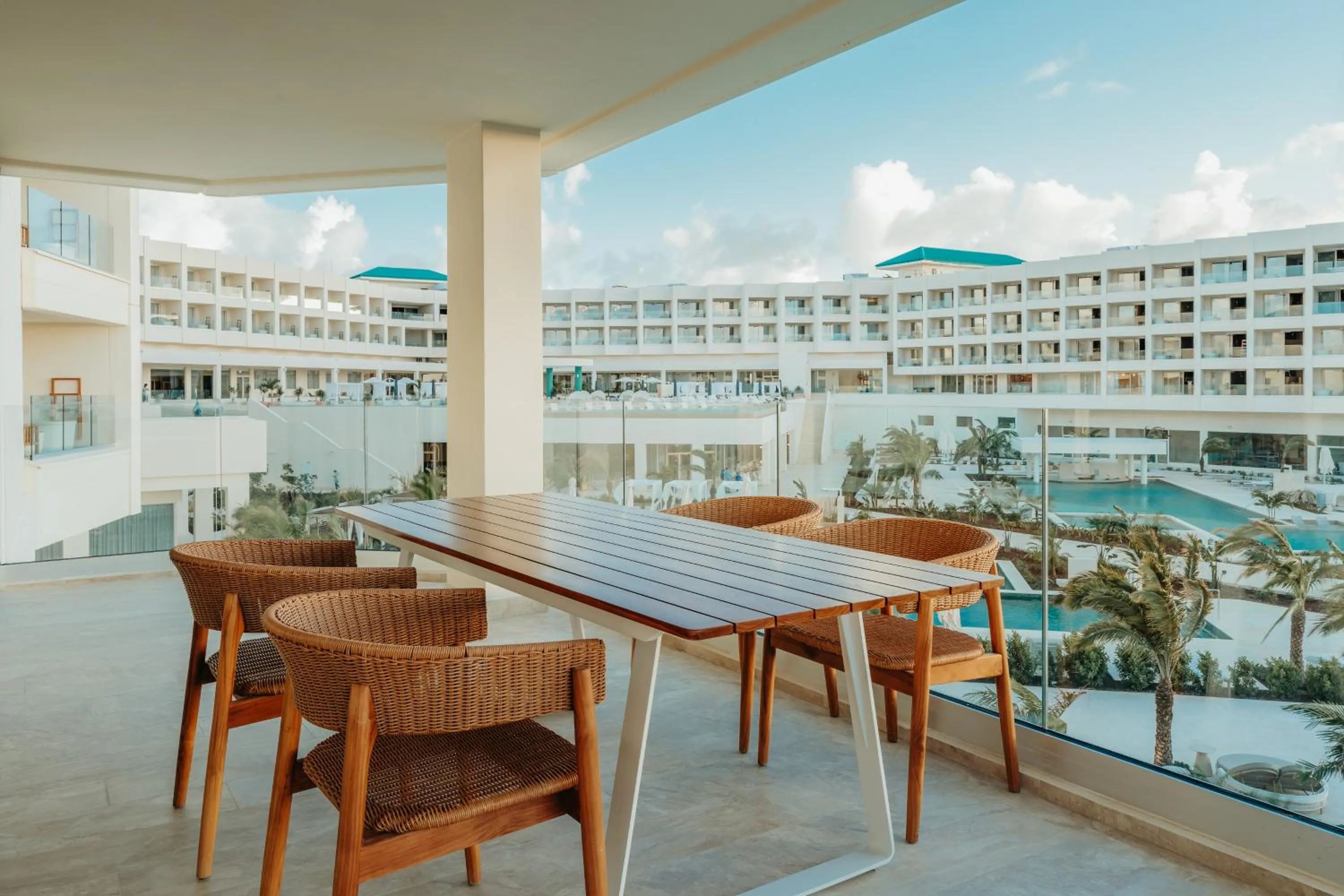 Off site in JOIA Aruba by Iberostar