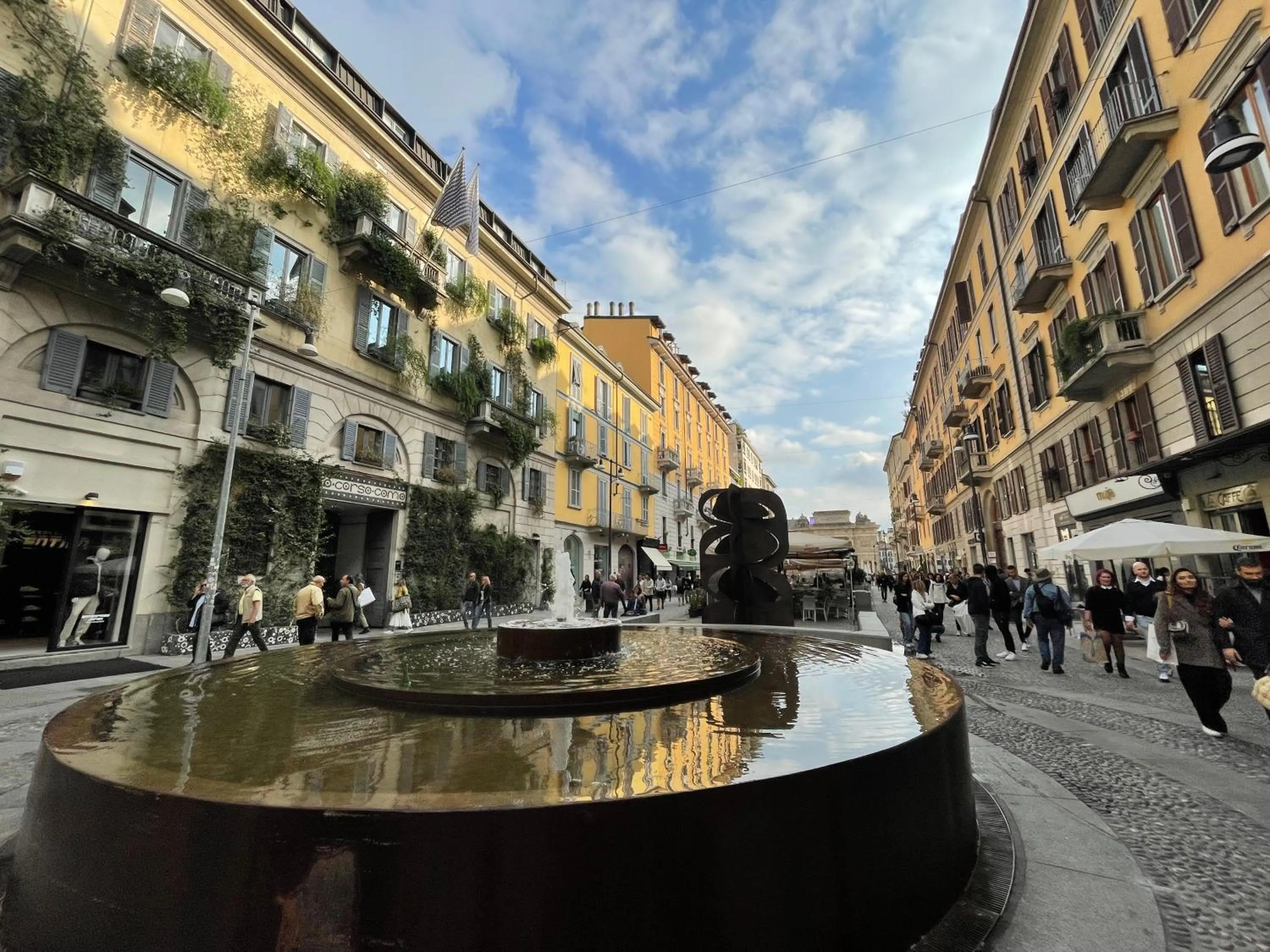 Neighbourhood in The Sixth Floor-Brera