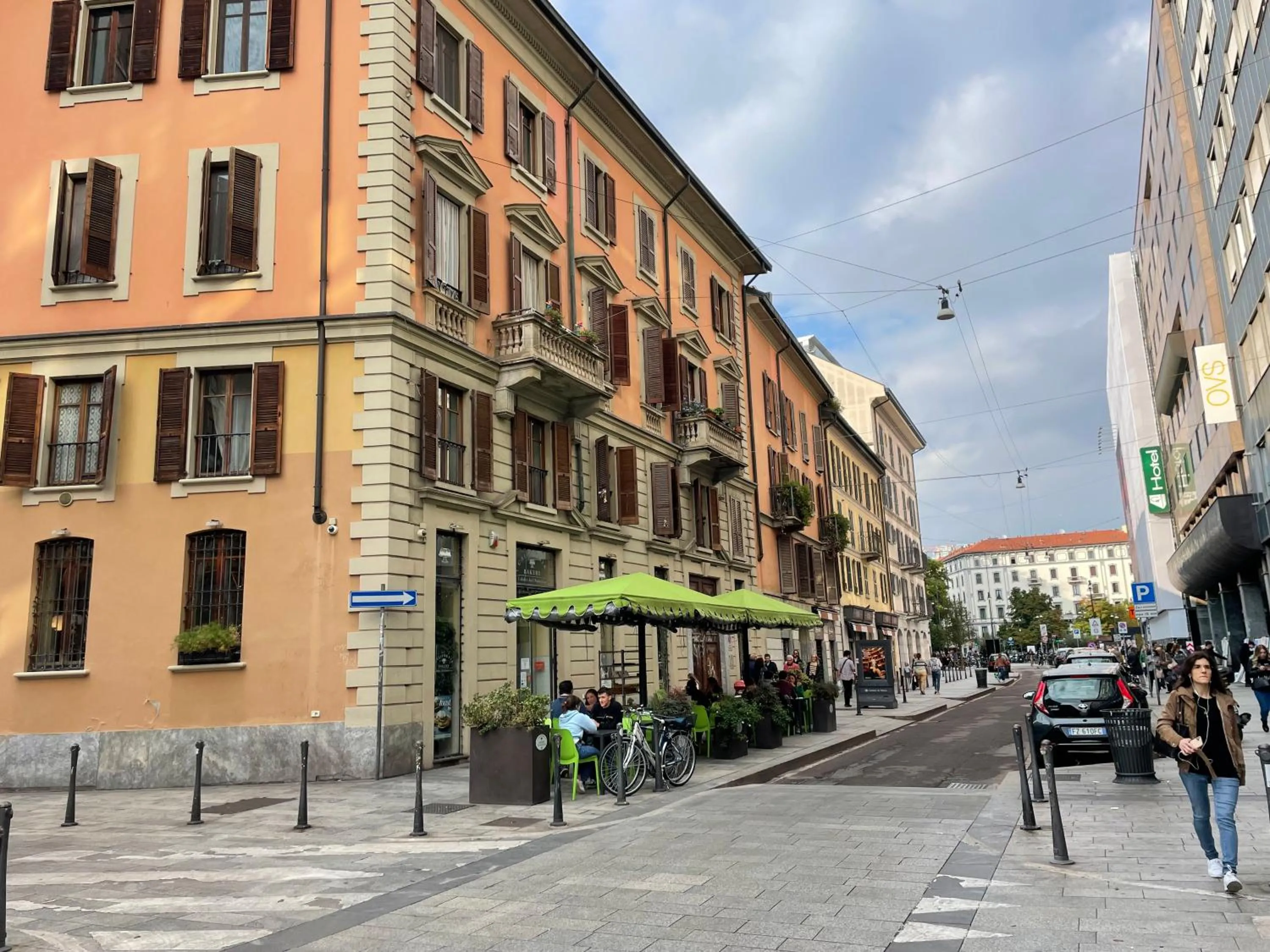 Neighbourhood in The Sixth Floor-Brera