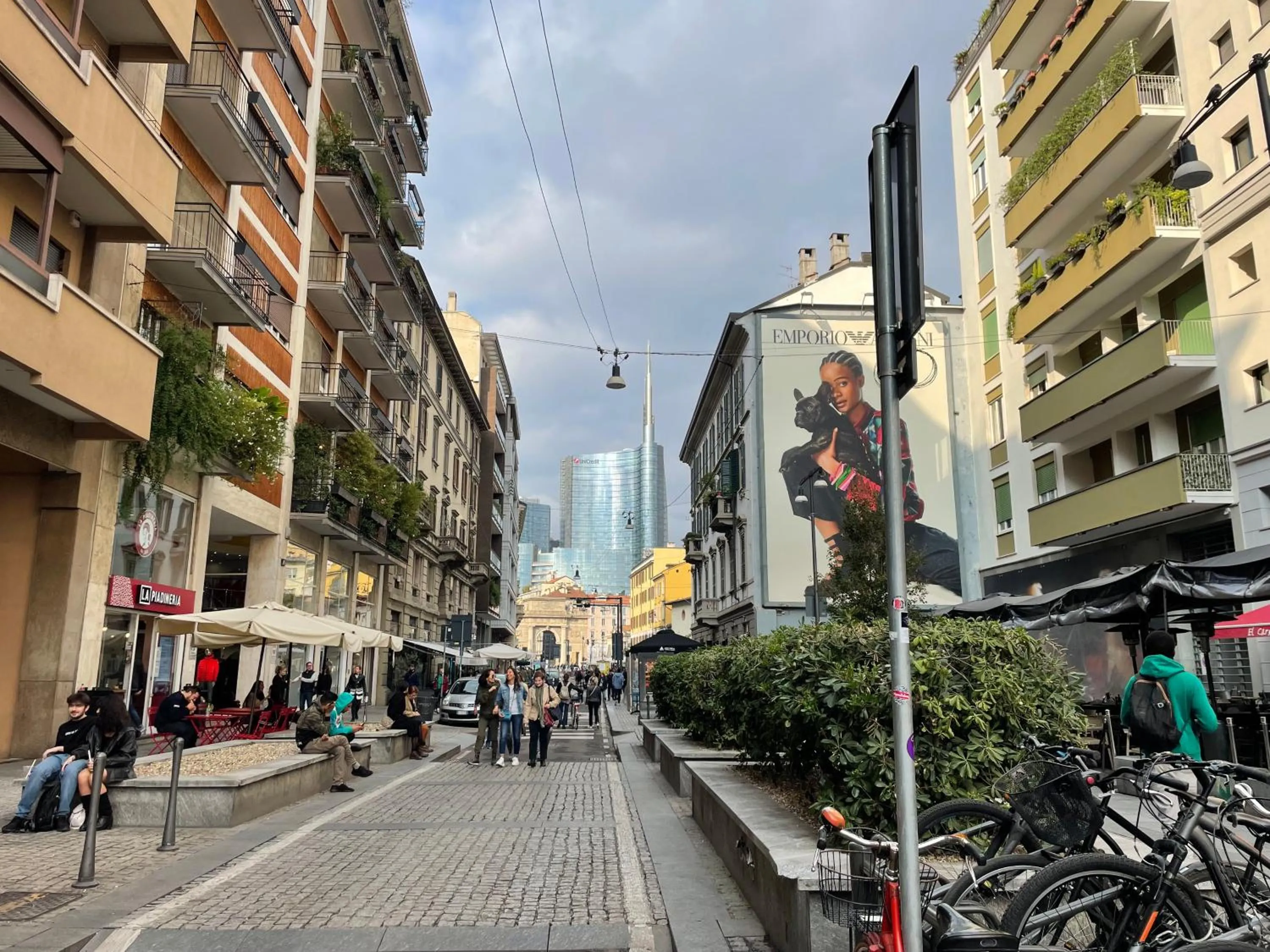 Neighbourhood in The Sixth Floor-Brera