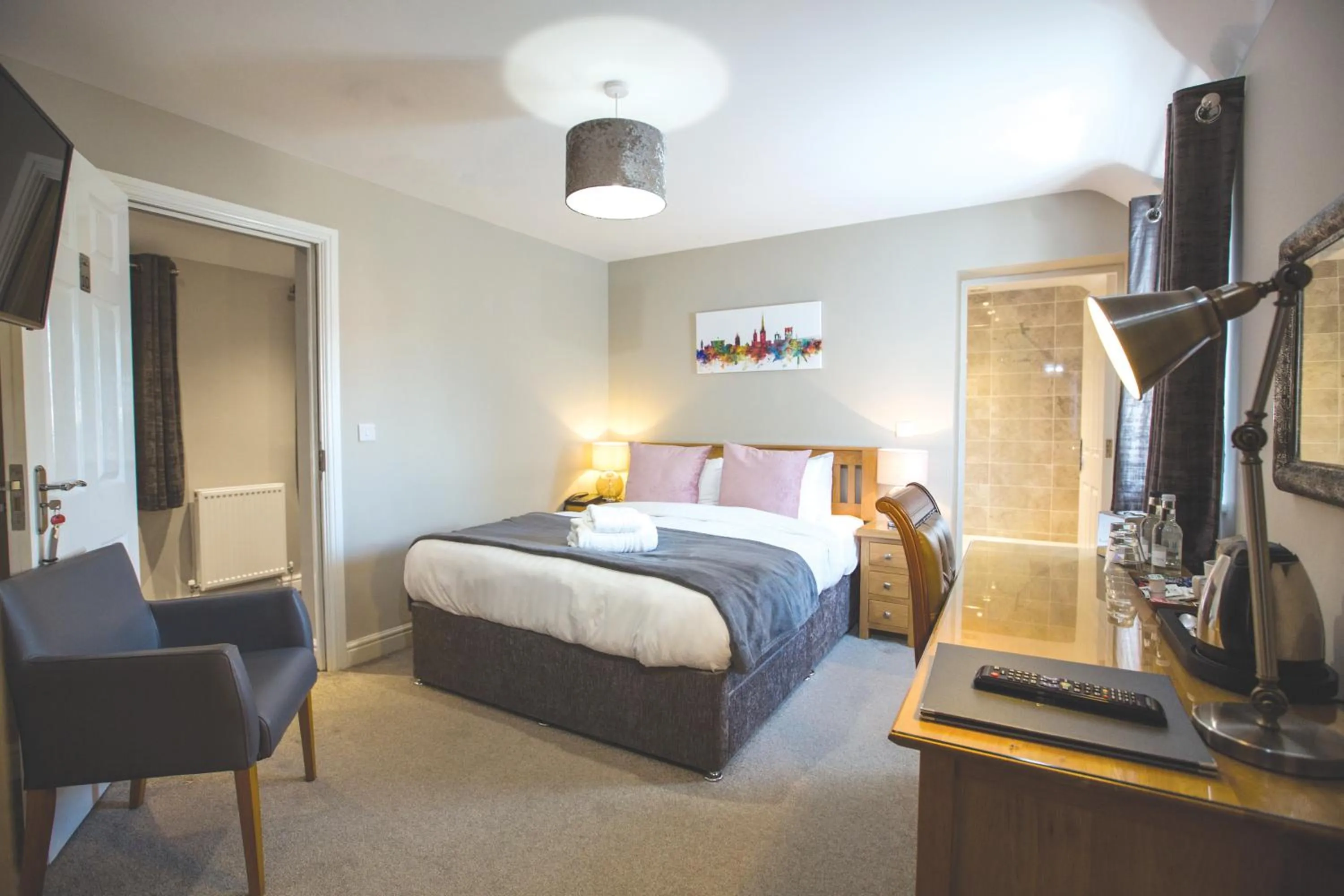 Bedroom, Bed in The Black Swan Inn