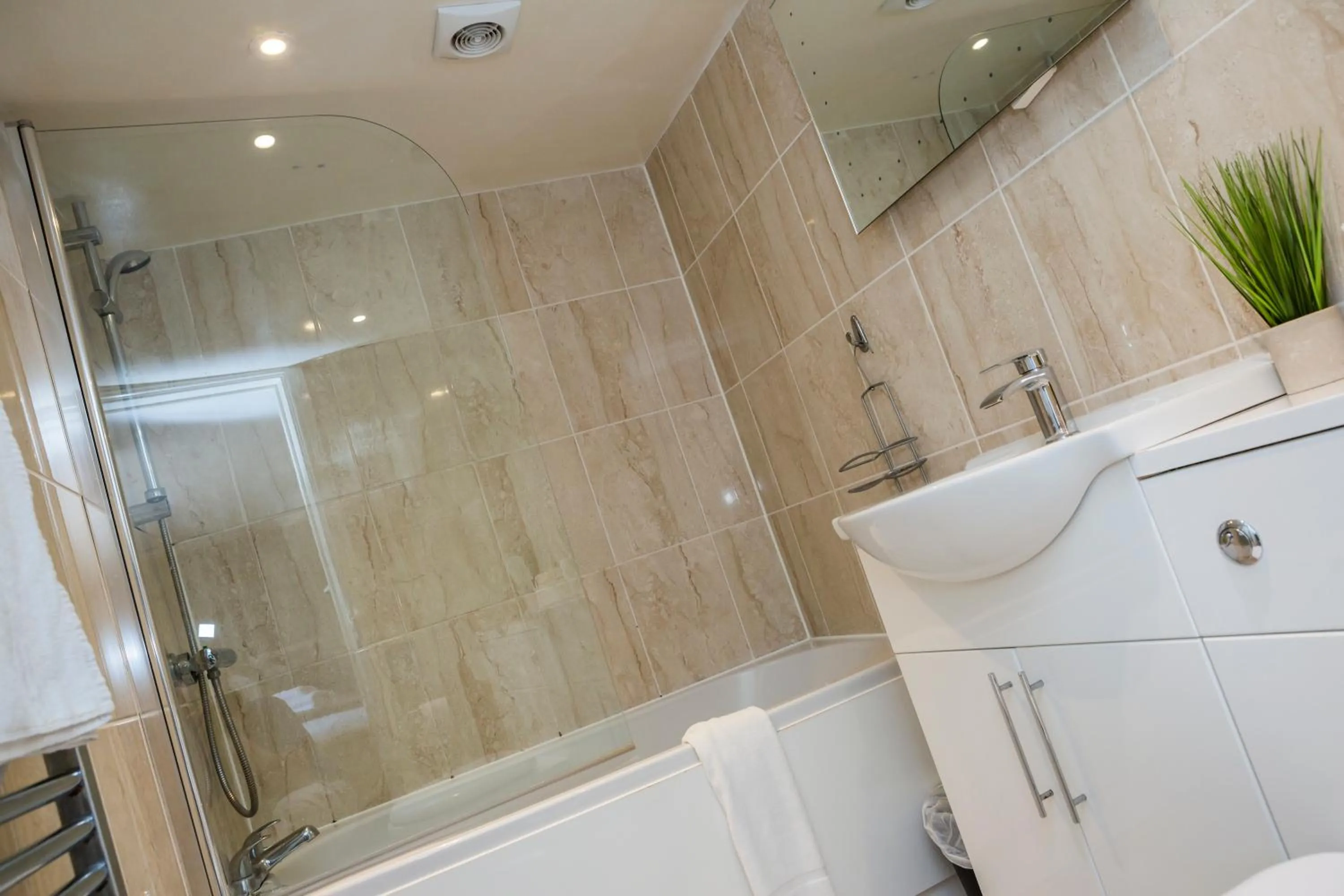 Bathroom in The Black Swan Inn