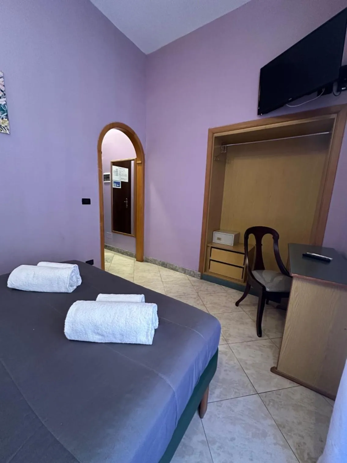 Bed in Smart Station Hotel