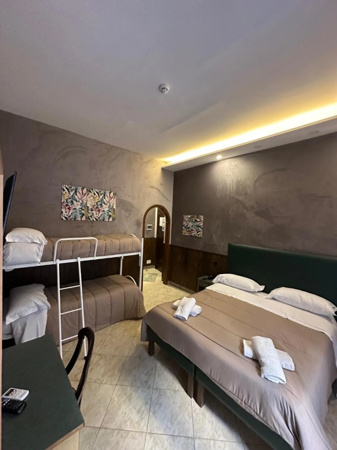 Photo of the whole room, Bed in Smart Station Hotel