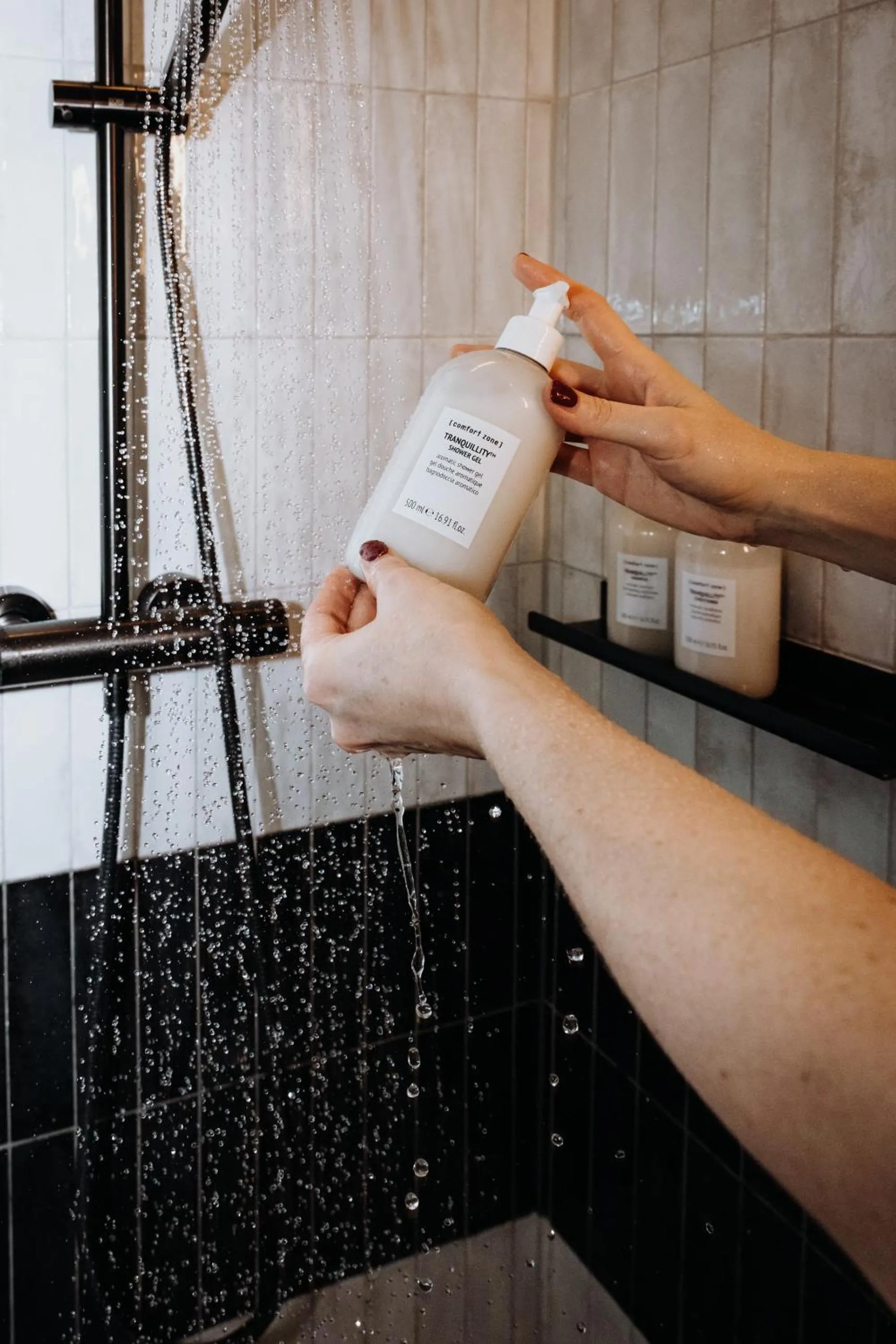 Shower in Gentle Hide Designhotel