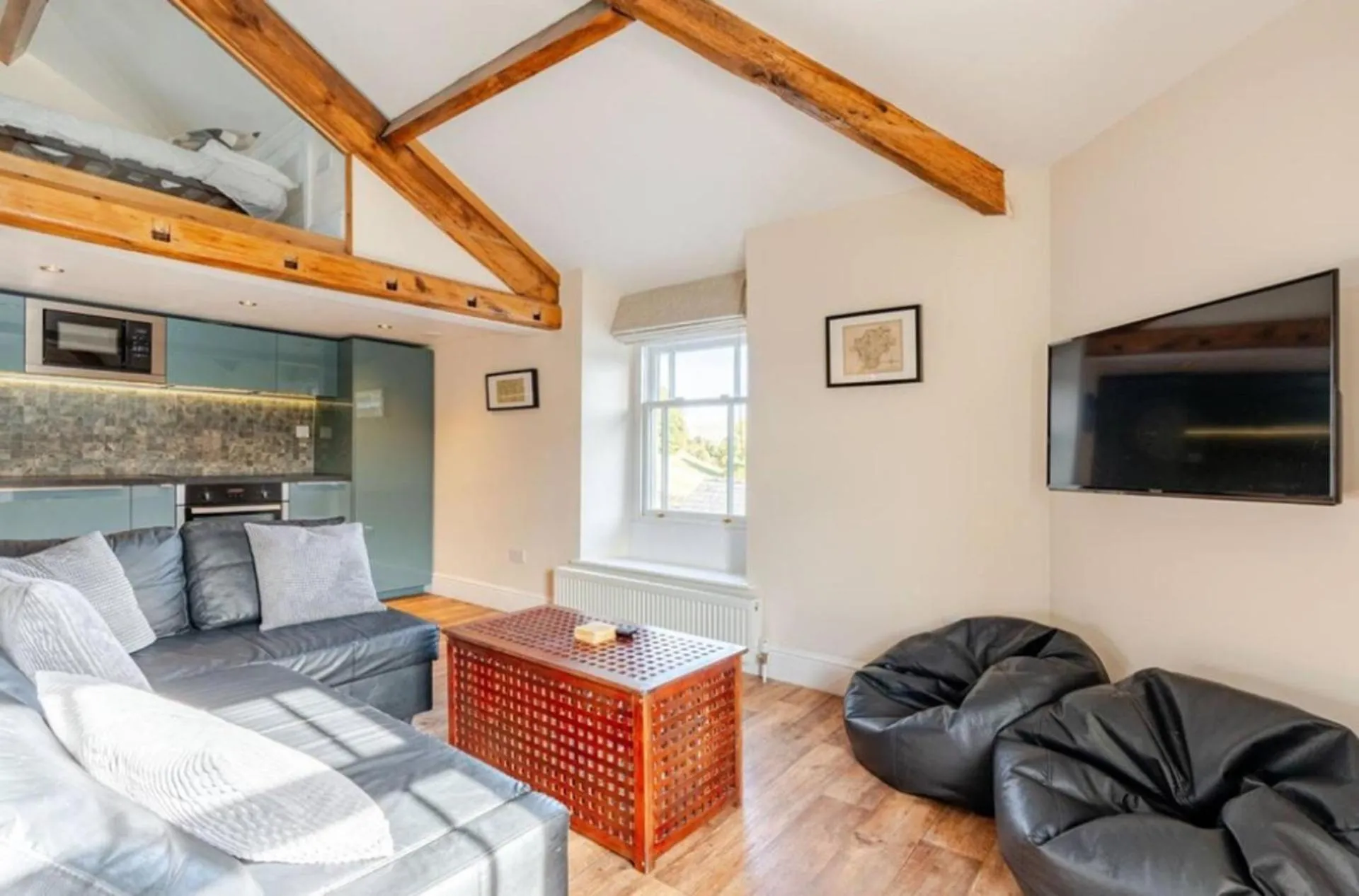 Sedbergh Penthouse - KingBed - Tv - Wifi