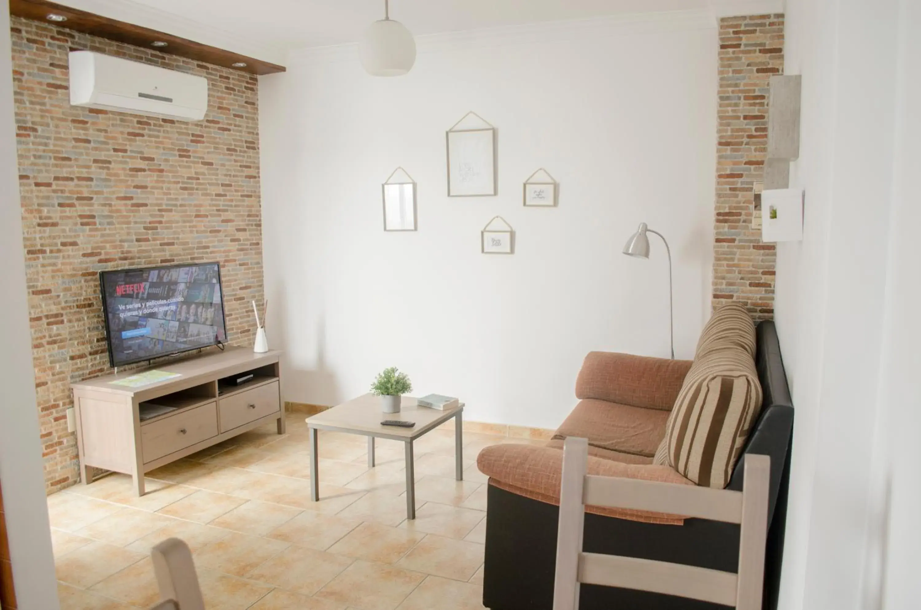 Two-Bedroom Apartment in Apartamentos RuiSol - AUTO CHECKIN - by Centrall alquileres turísticos Two-Bedroom Apartment in Apartamentos RuiSol - AUTO CHECKIN - by Centrall alquileres turísticos