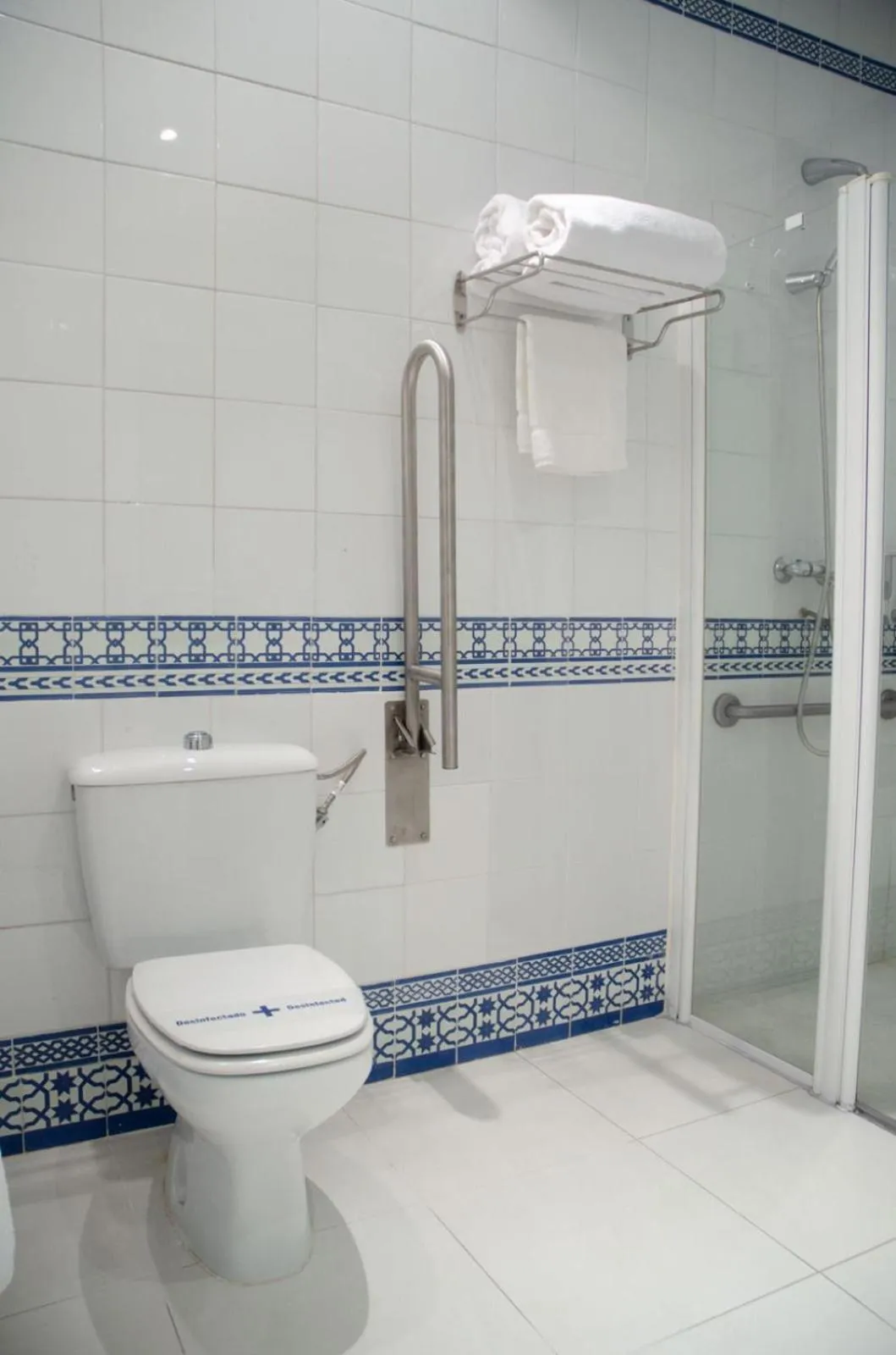 Bathroom in Hotel Balneario de Marmolejo