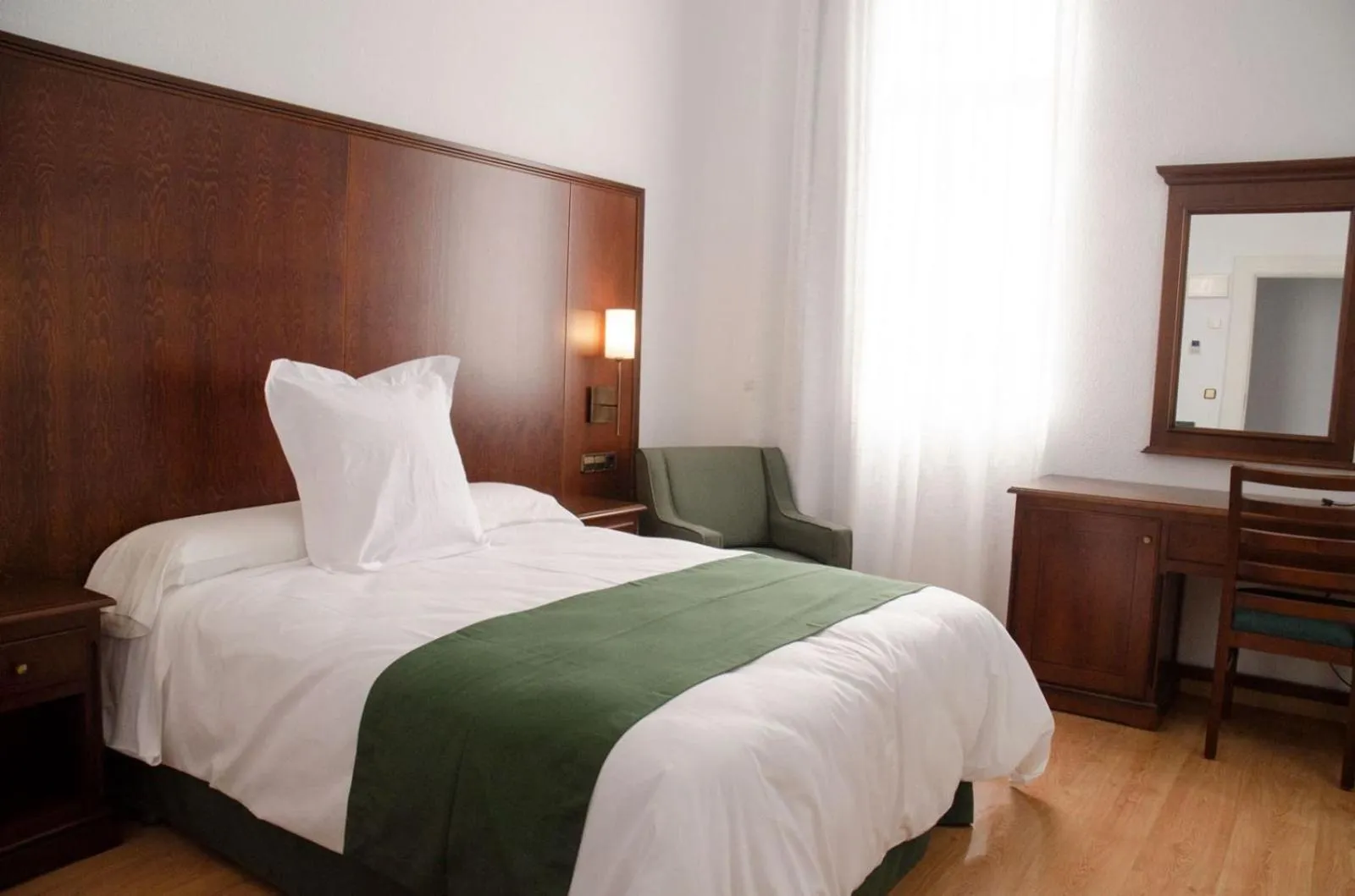 Bed in Hotel Balneario de Marmolejo