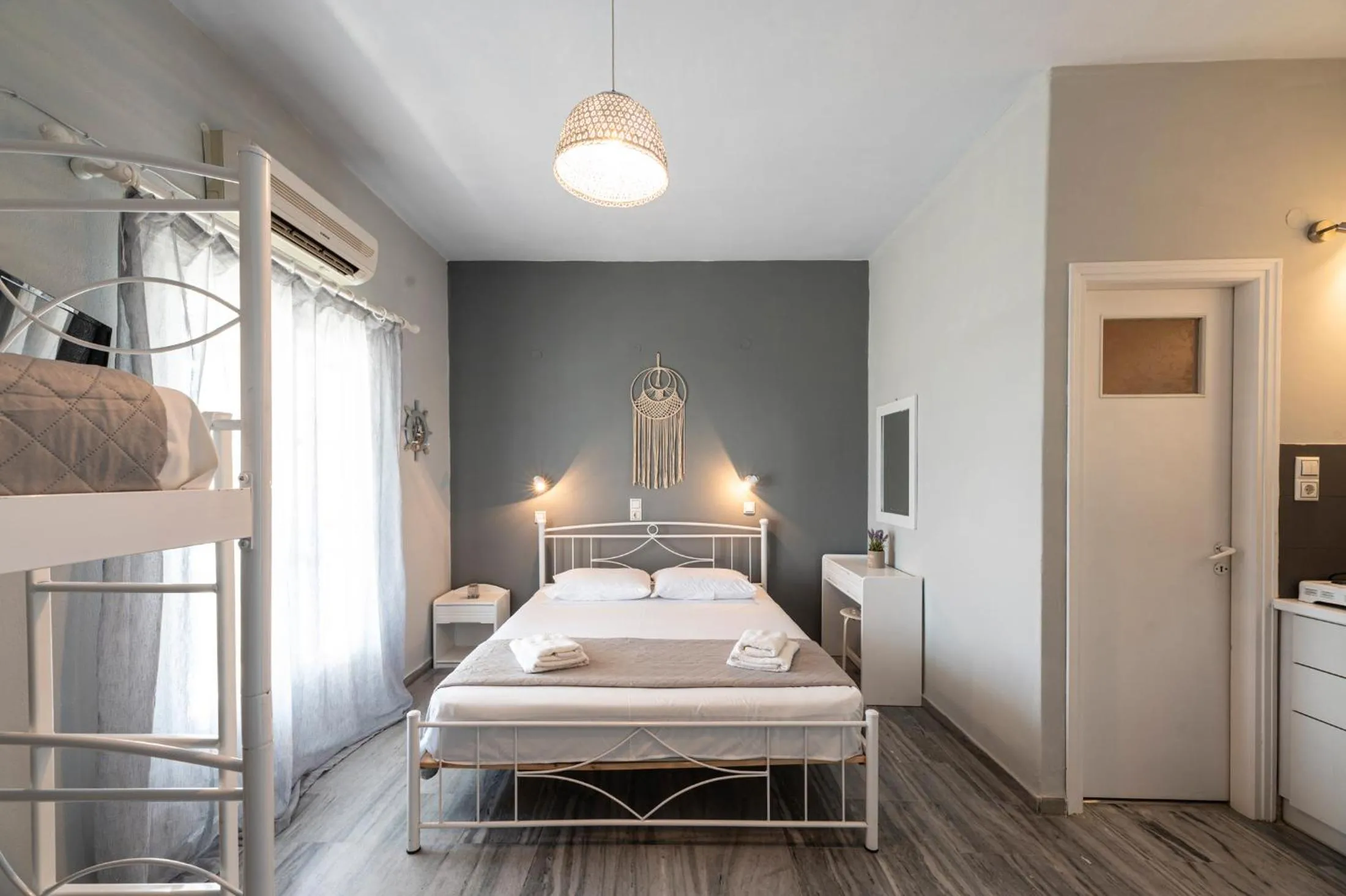 Bed in Galini me thea