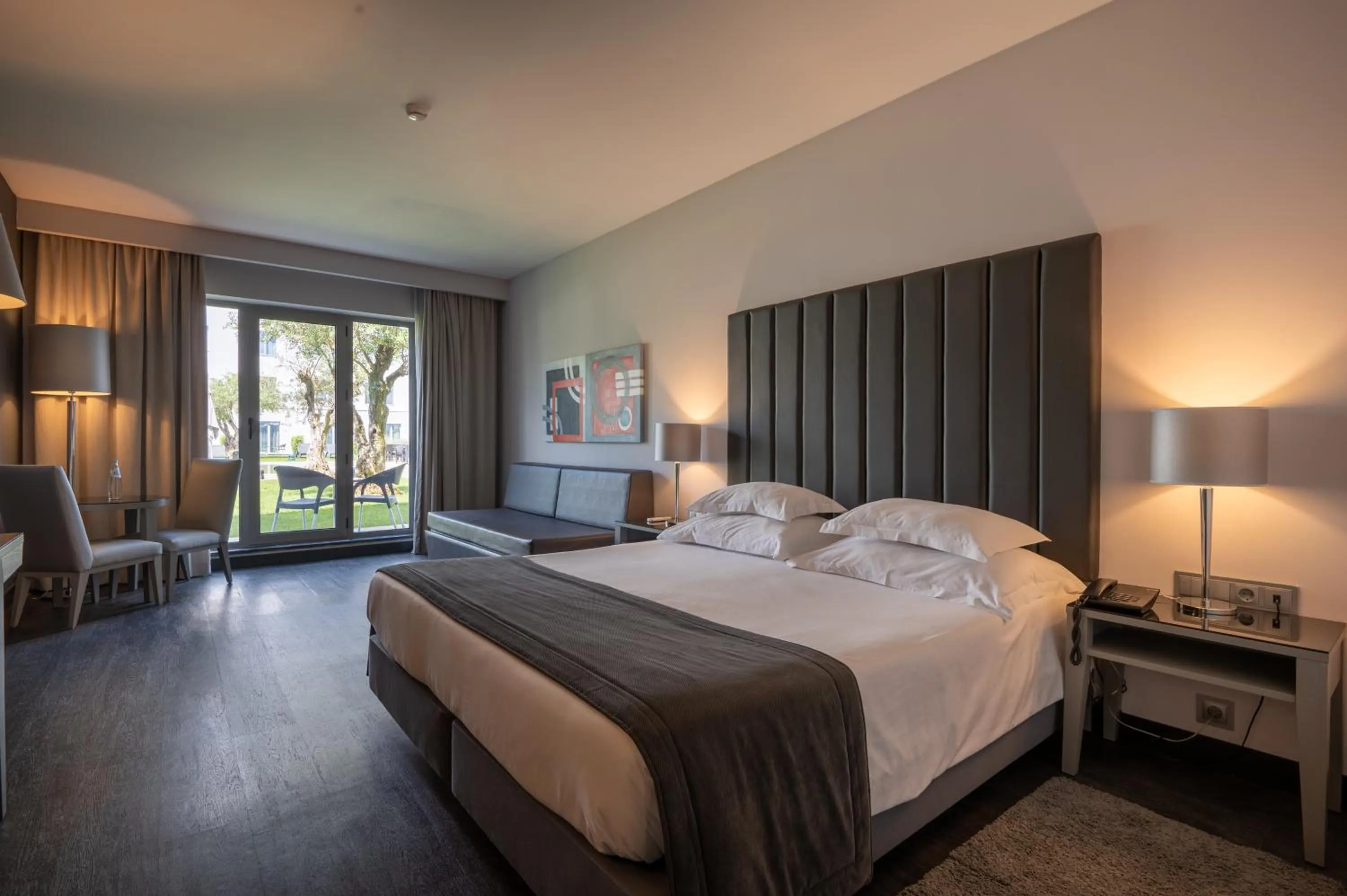 Photo of the whole room, Bed in Vila Gale Evora