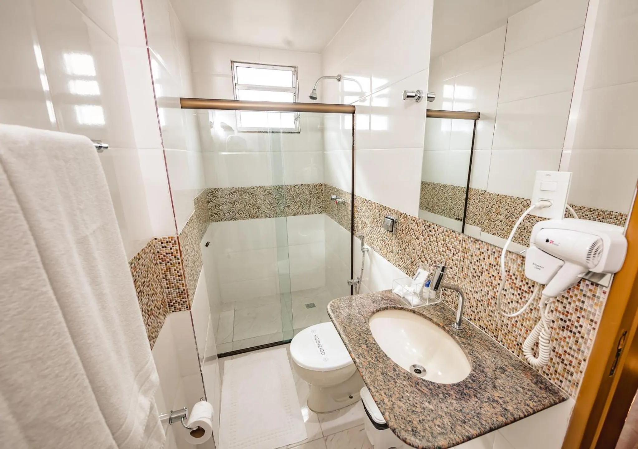 Shower in Cafezal Palace Hotel