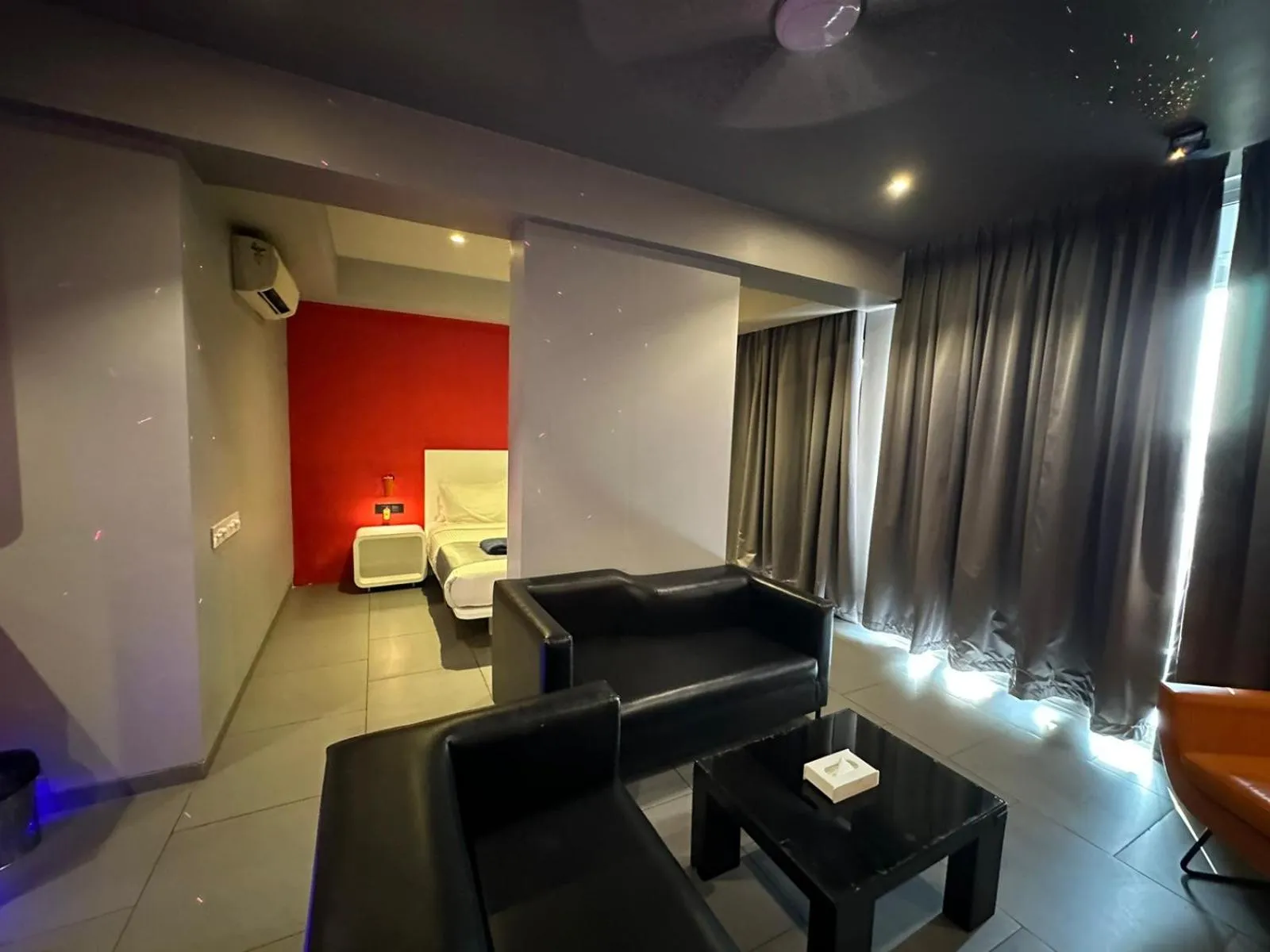 SinQ Party Hotel - No Male Stags Allowed