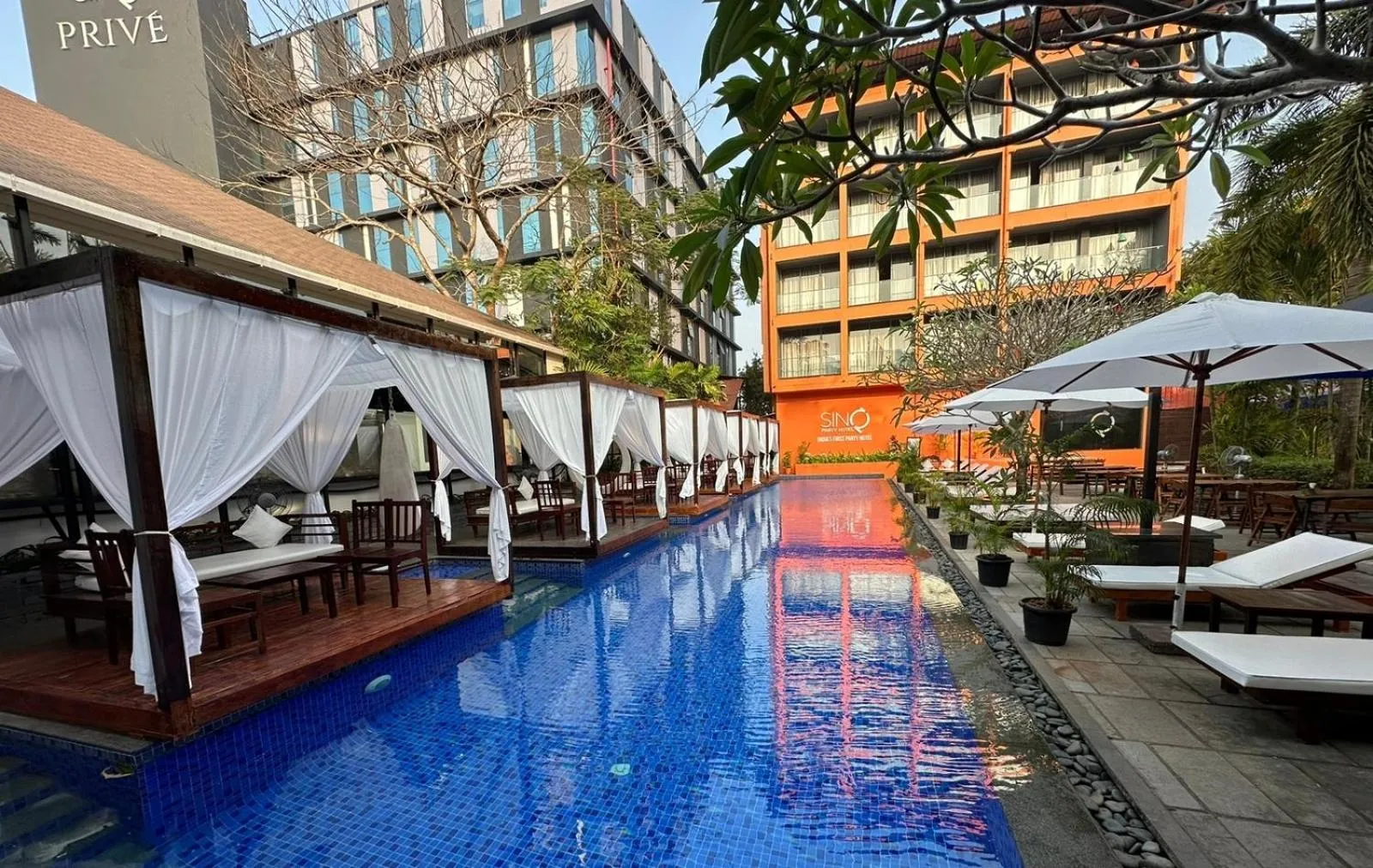 SinQ Party Hotel - No Male Stags Allowed