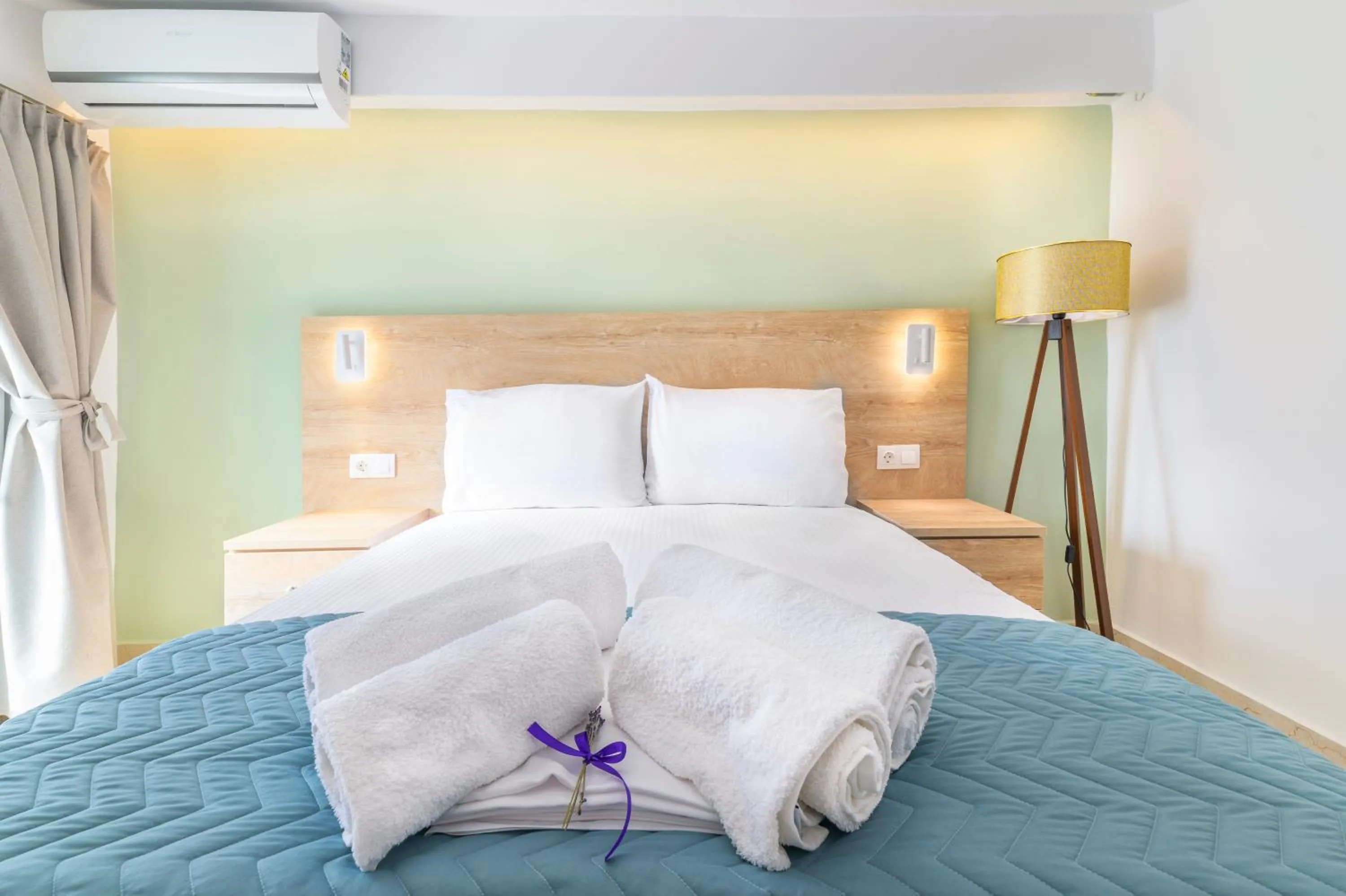 Photo of the whole room, Bed in Olive Inn