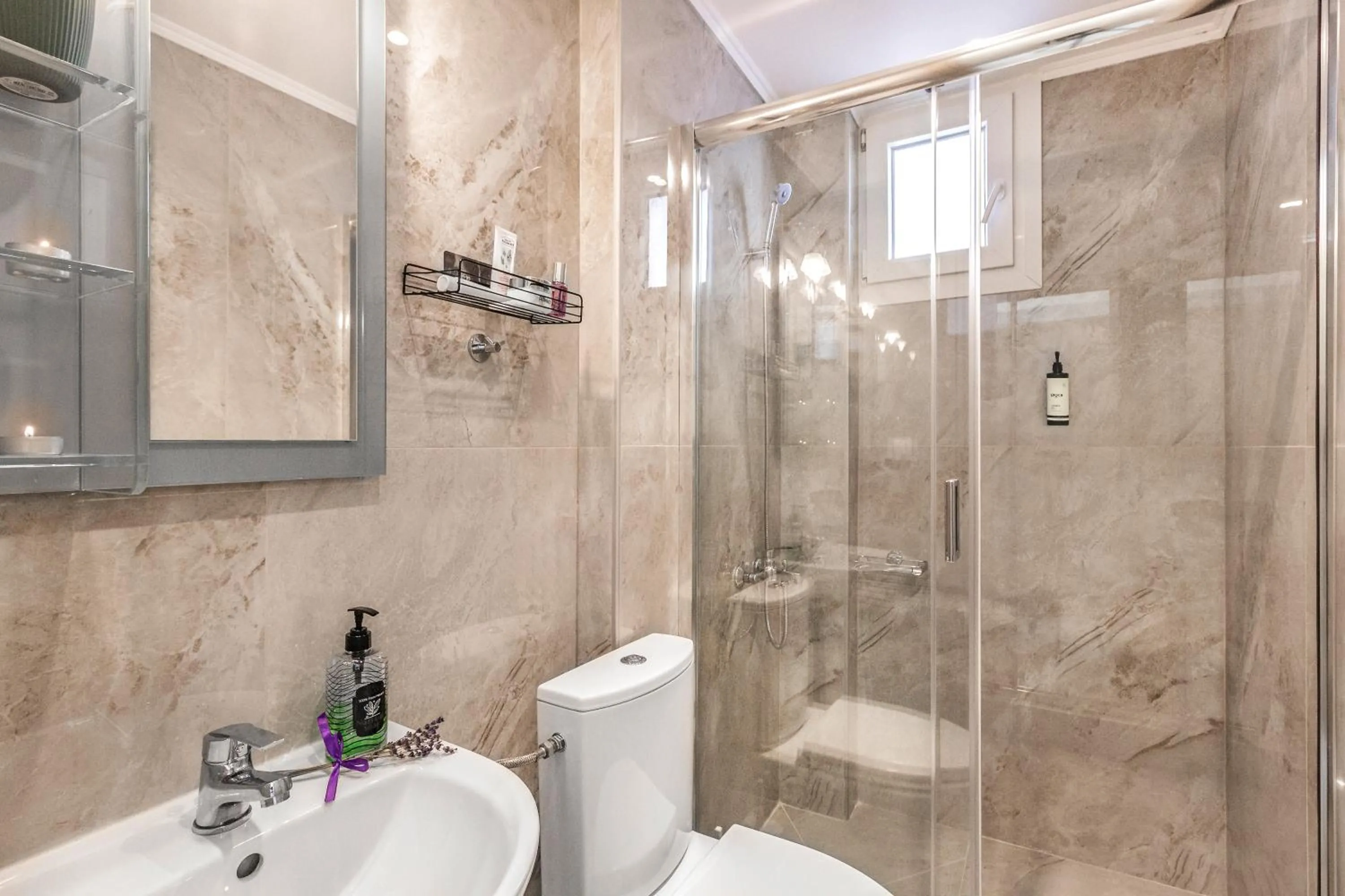 Shower in Olive Inn