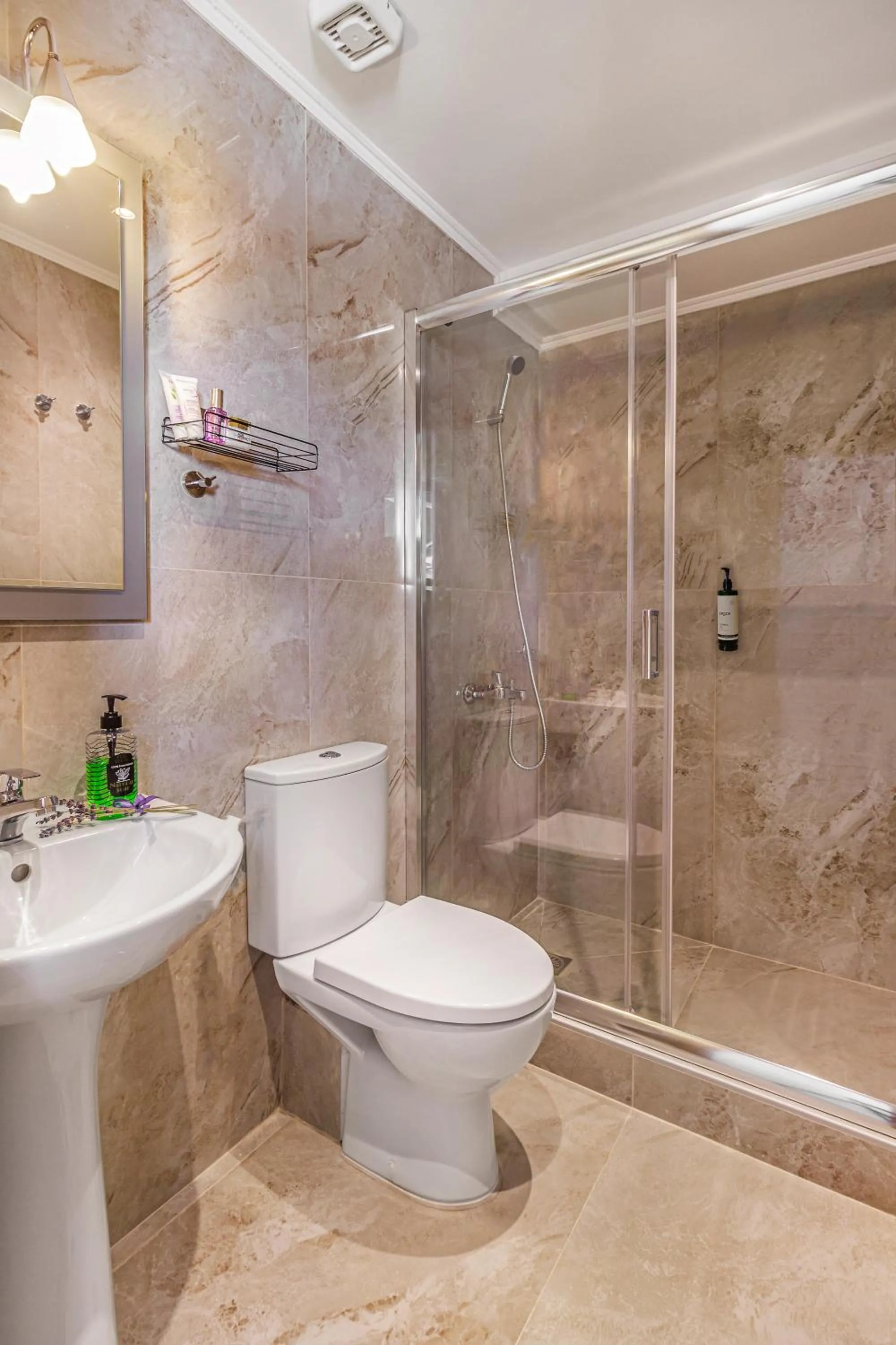 Shower in Olive Inn