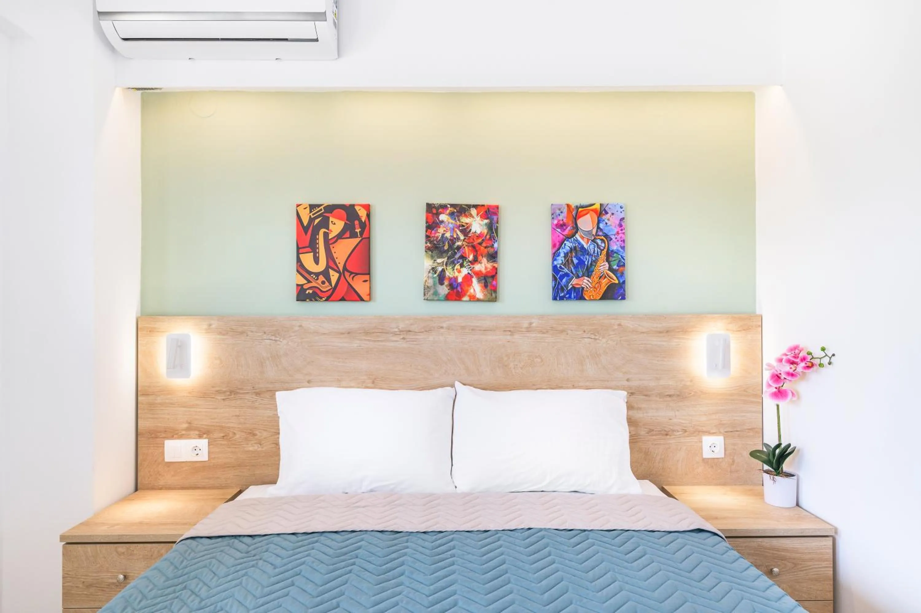 Bed in Olive Inn