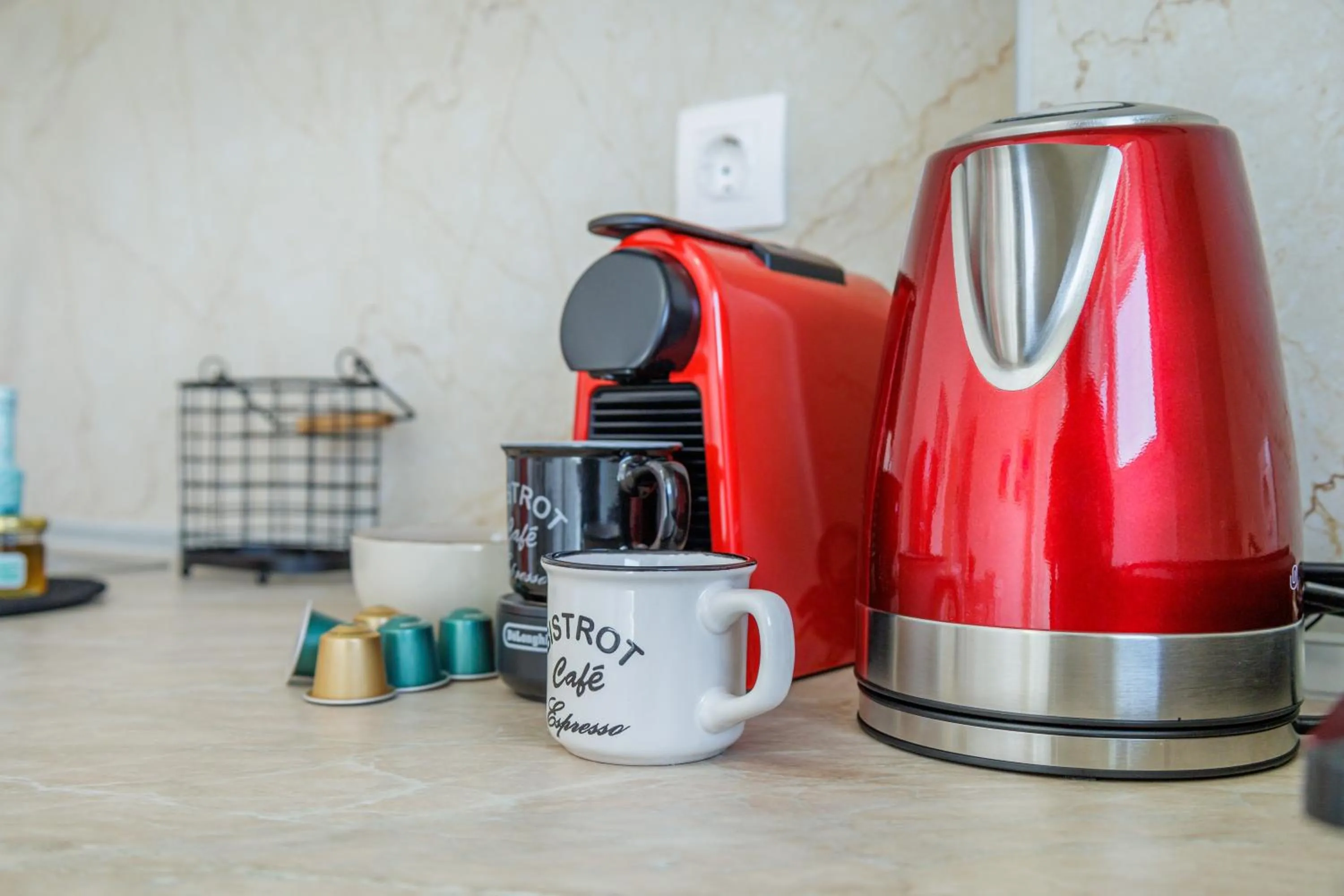 Coffee/tea facilities in Olive Inn