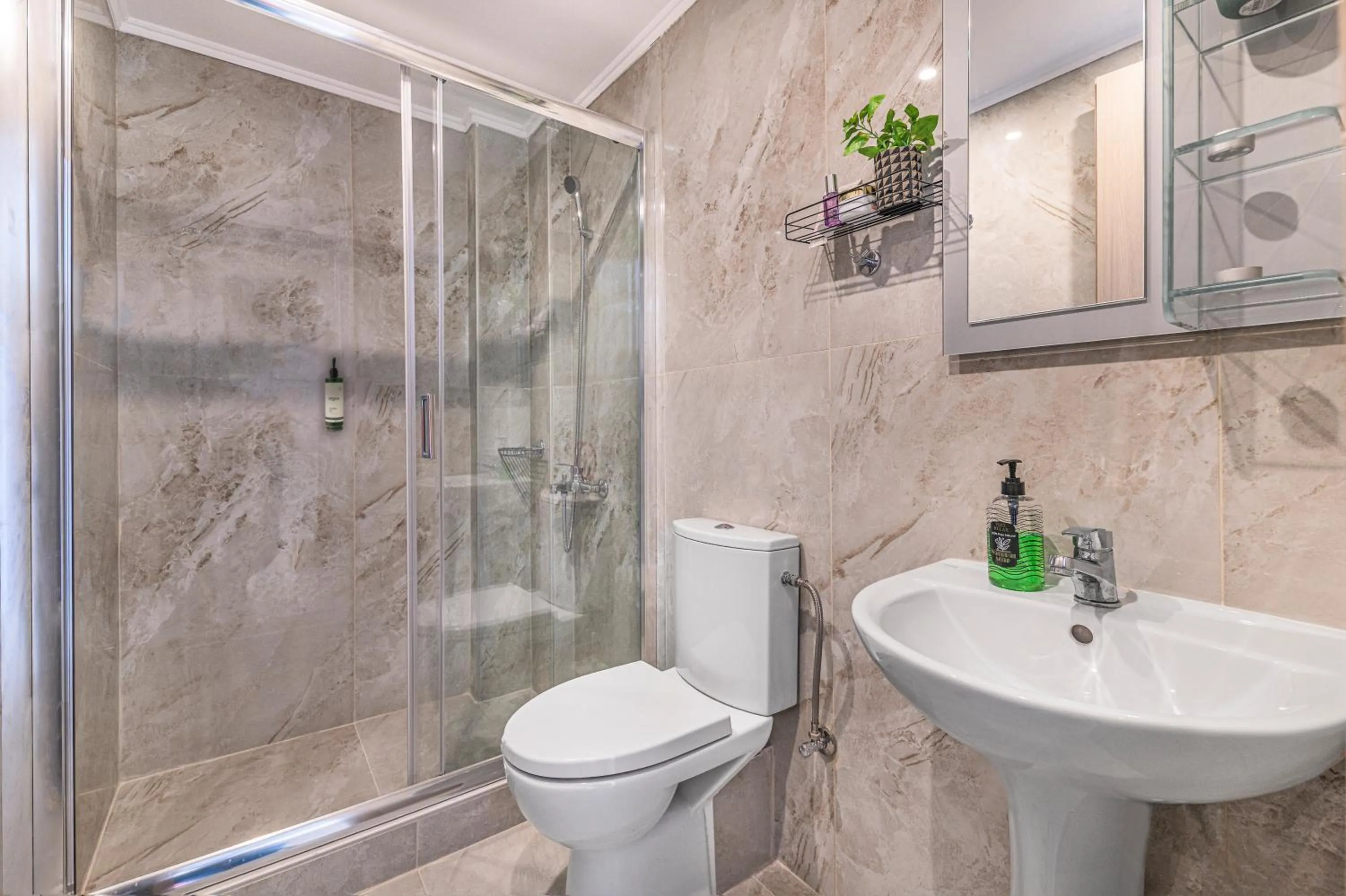 Shower in Olive Inn