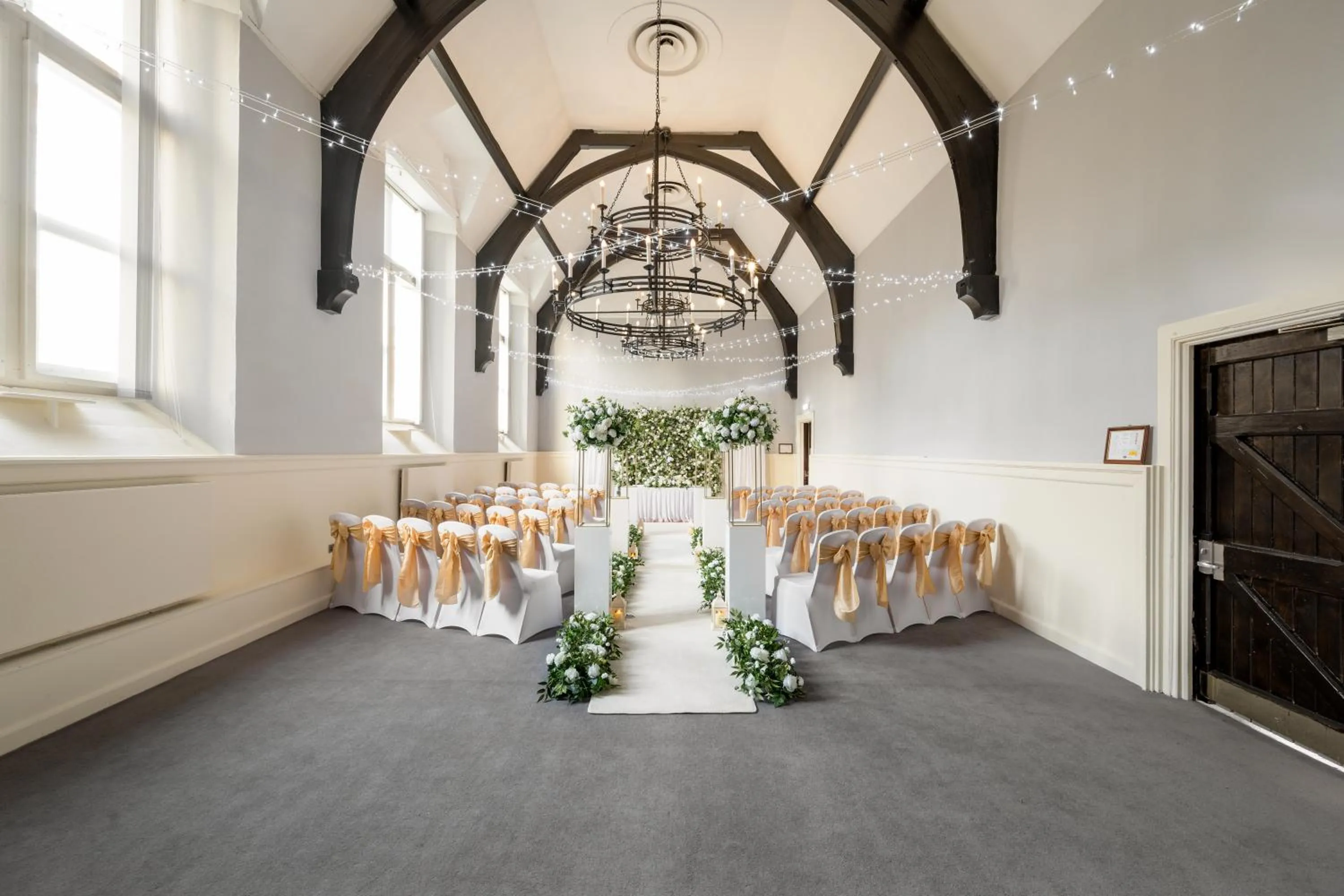 wedding in Stirling Highland Hotel- Part of the Cairn Collection