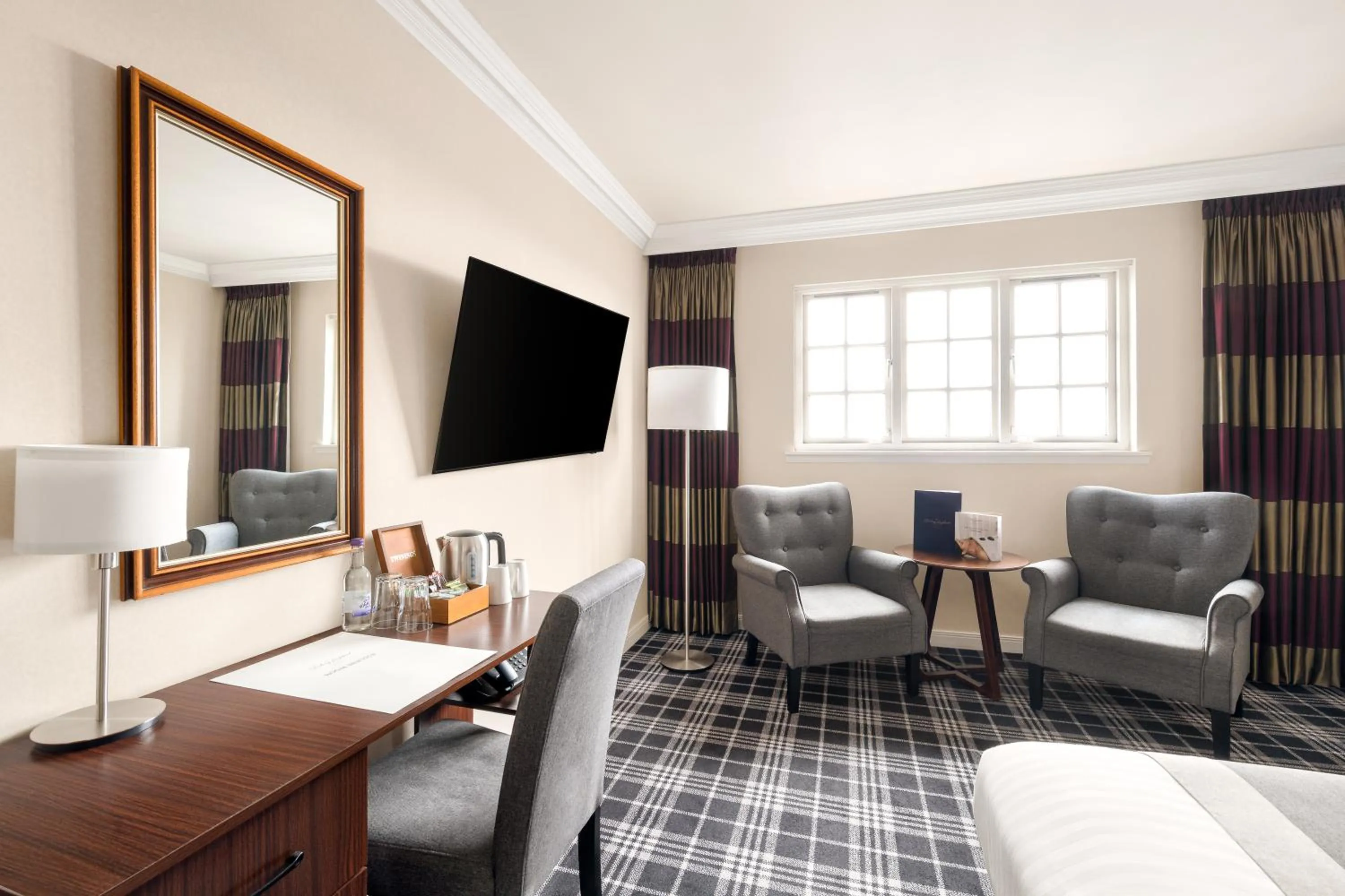 Bedroom in Stirling Highland Hotel- Part of the Cairn Collection