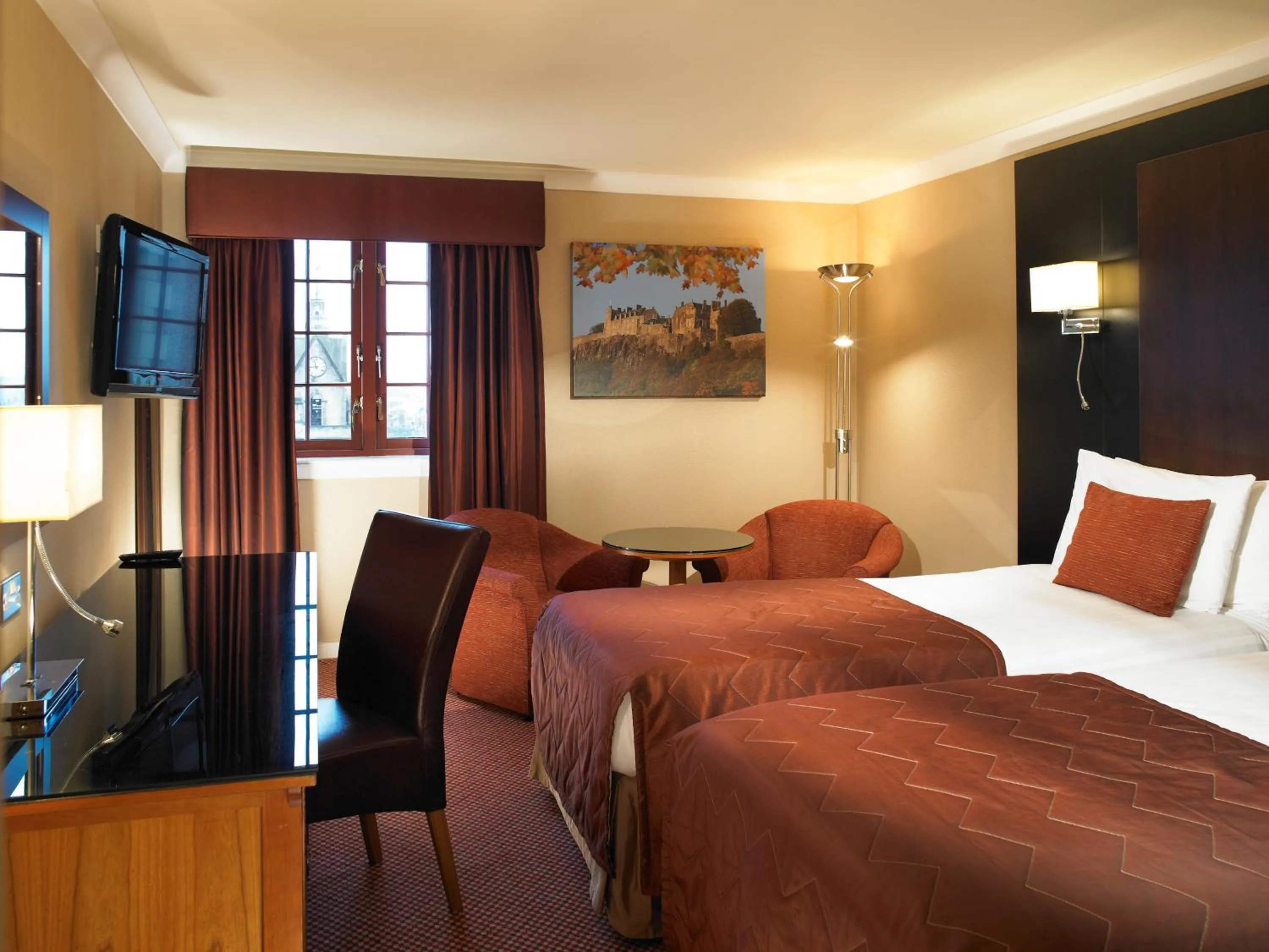 Bed in Stirling Highland Hotel- Part of the Cairn Collection