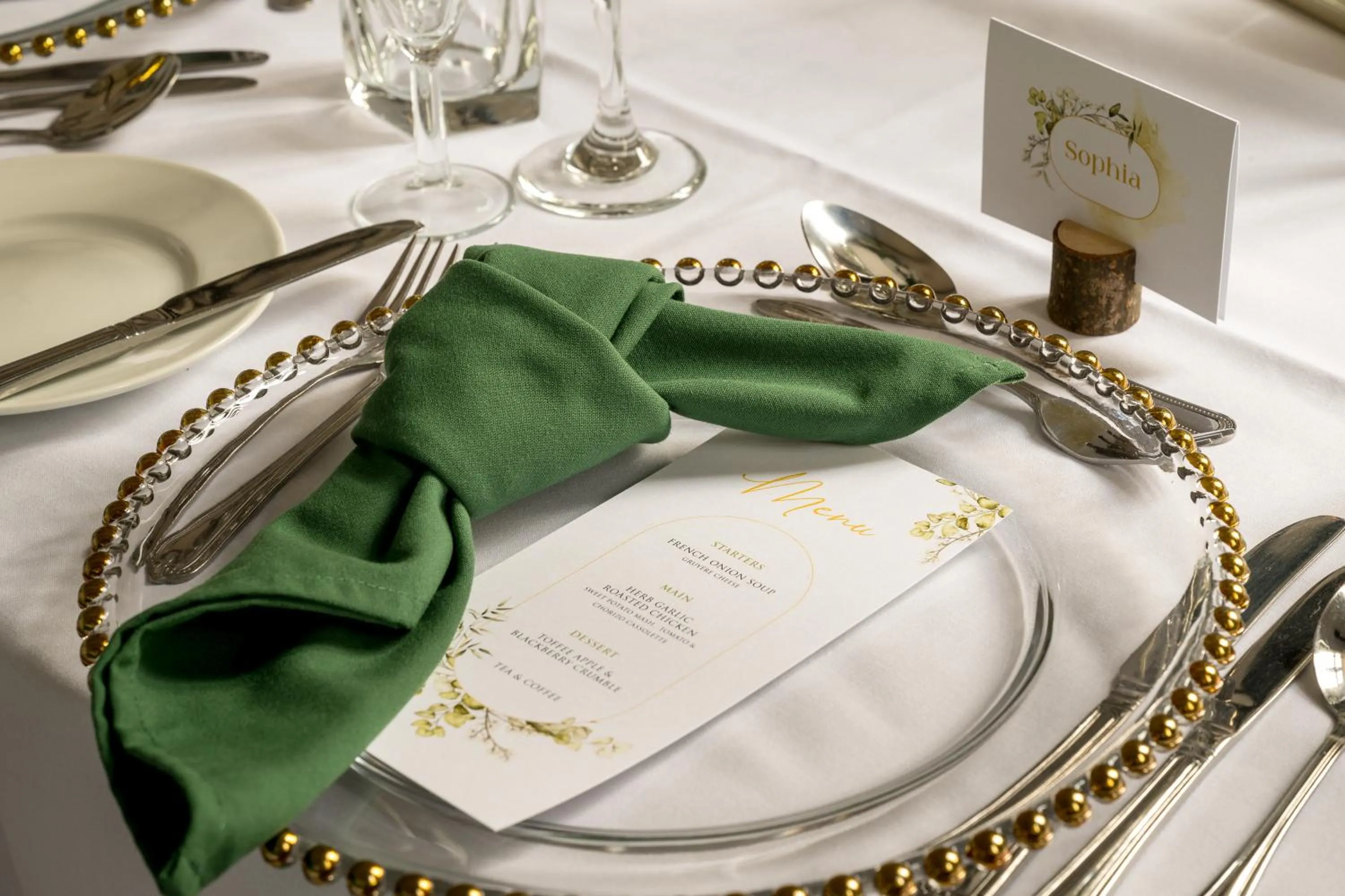 wedding in Stirling Highland Hotel- Part of the Cairn Collection