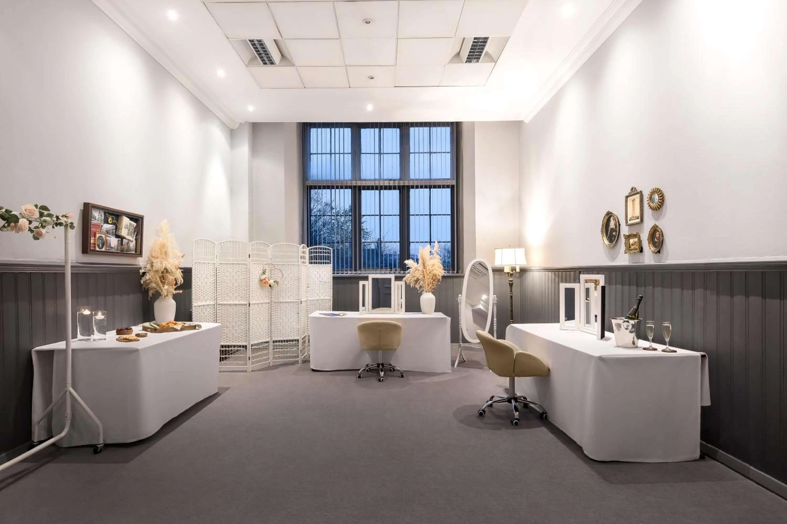 wedding in Stirling Highland Hotel- Part of the Cairn Collection