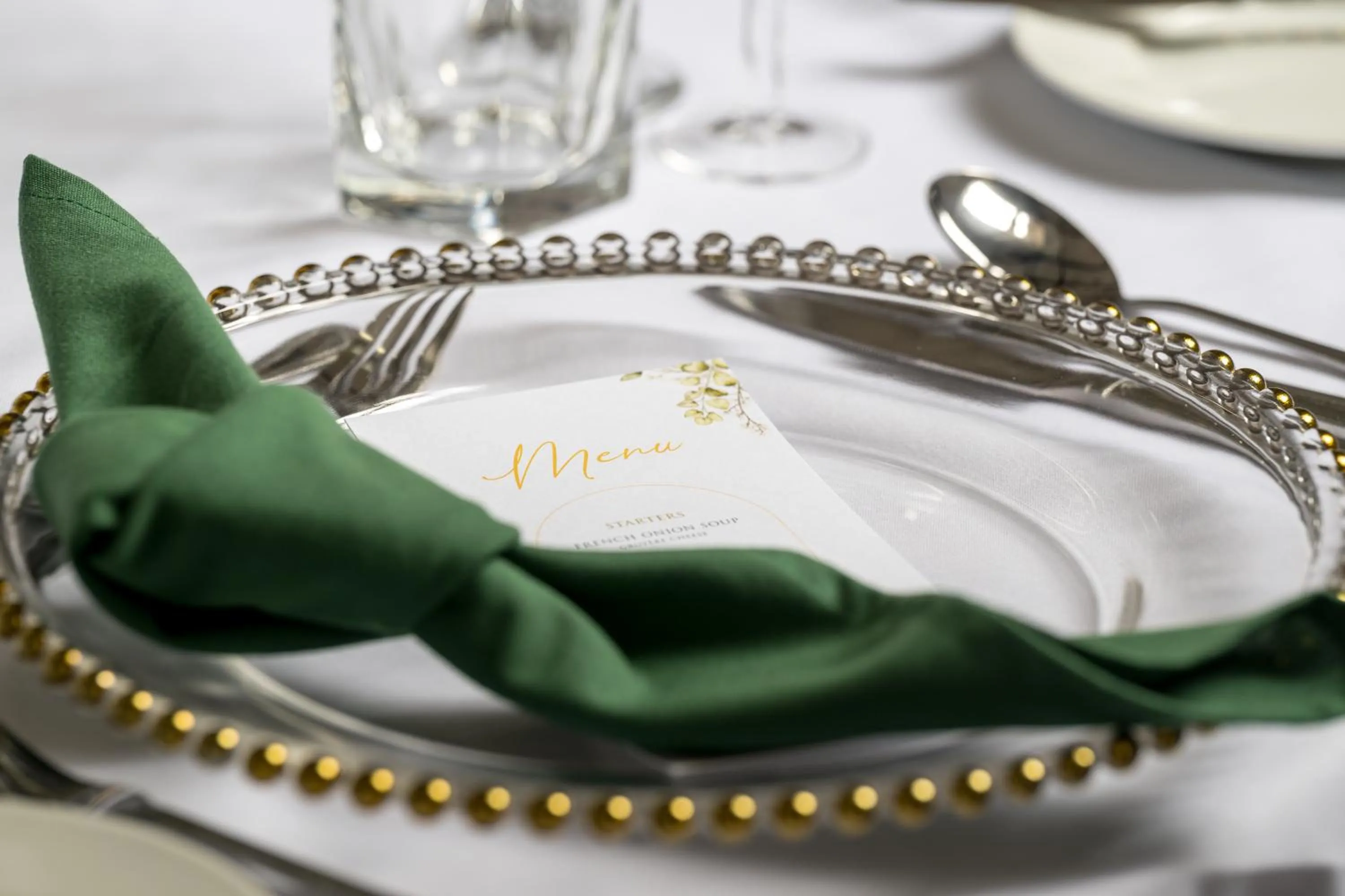 wedding in Stirling Highland Hotel- Part of the Cairn Collection