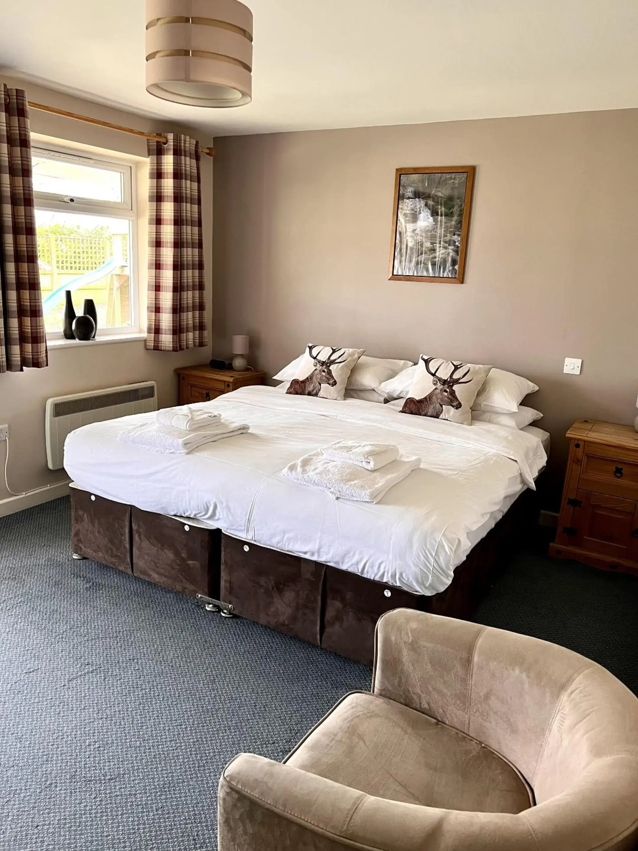 Large Double Room in The Malt Shovel Inn Large Double Room in The Malt Shovel Inn