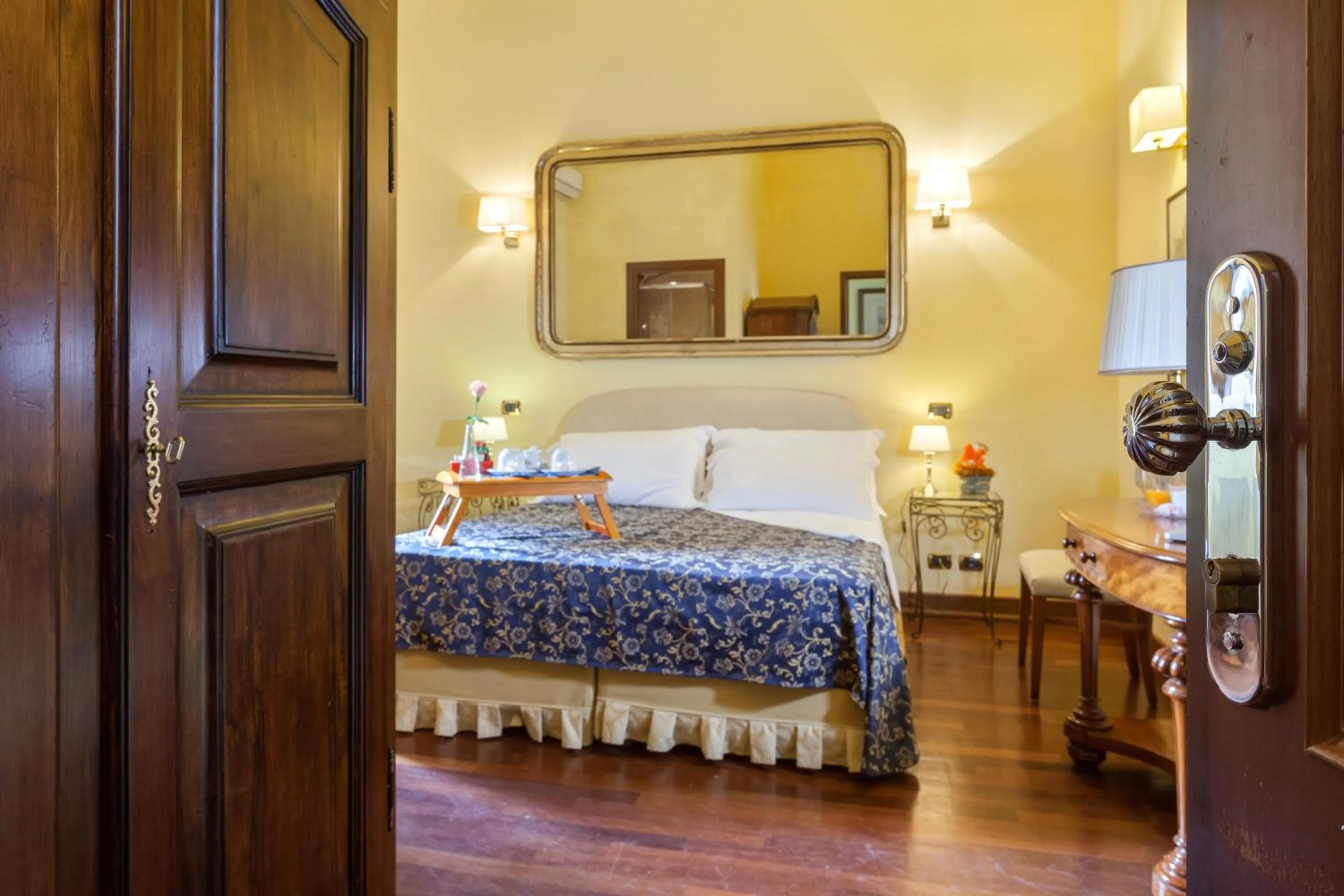 Bedroom, Bed in Vatican Domus