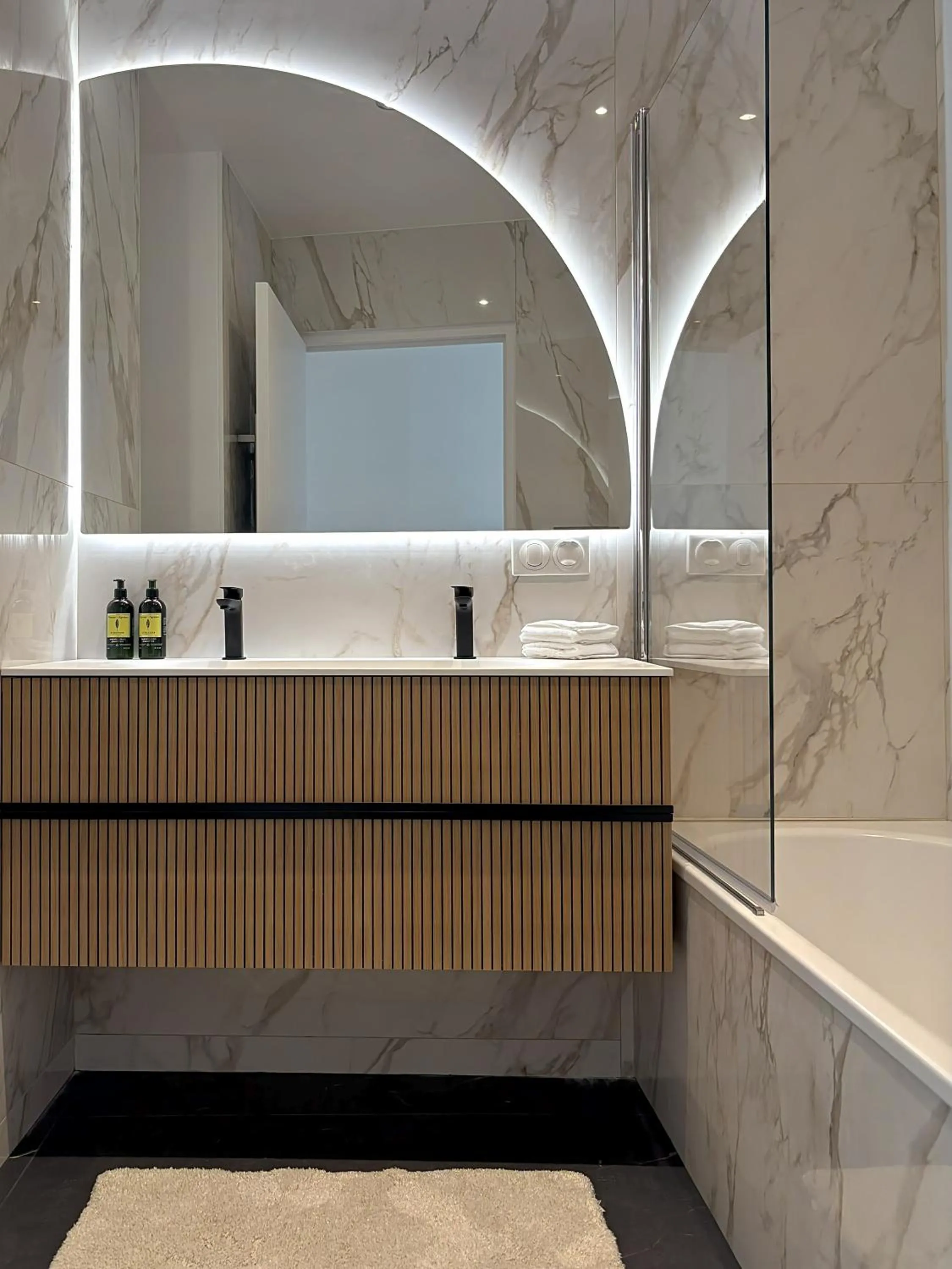 Bathroom in Montmartre Residence