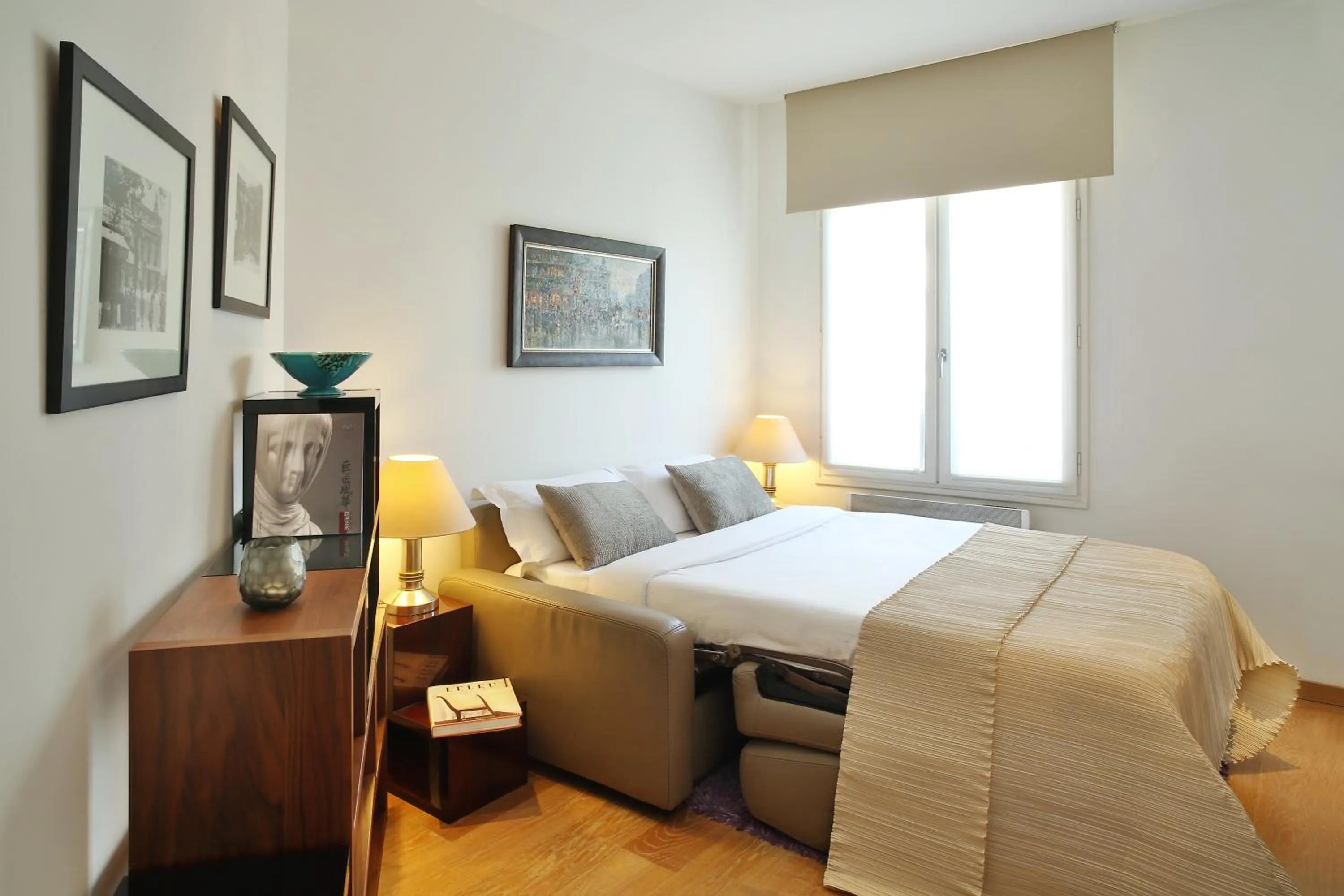 Bed in Montmartre Residence