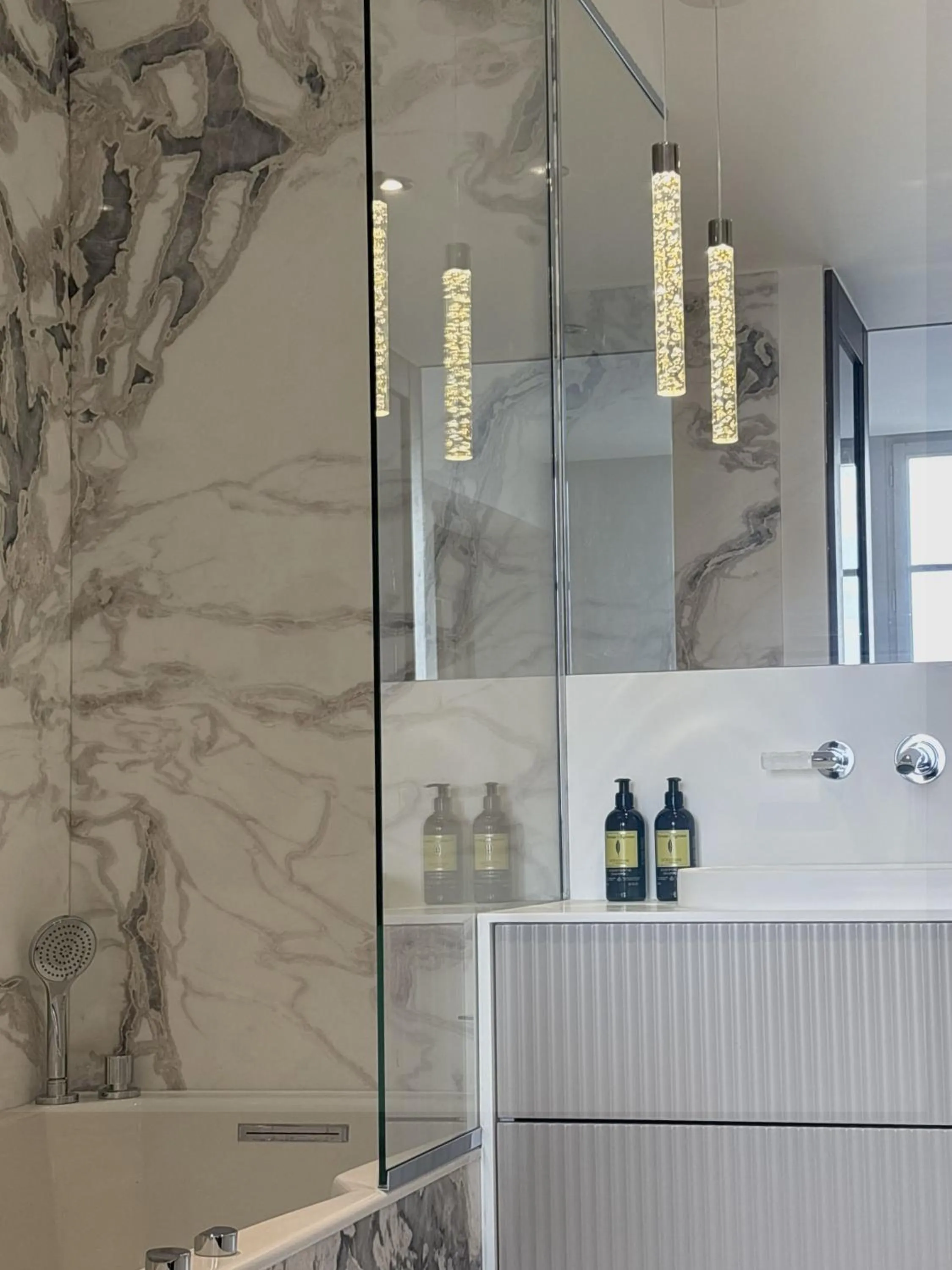 Shower in Montmartre Residence