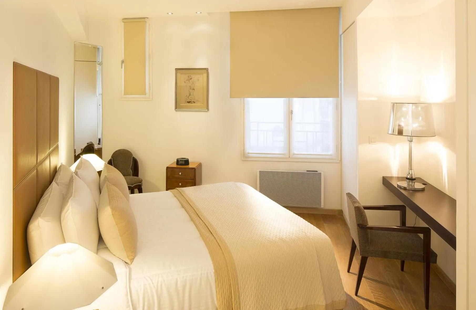 Bed in Montmartre Residence