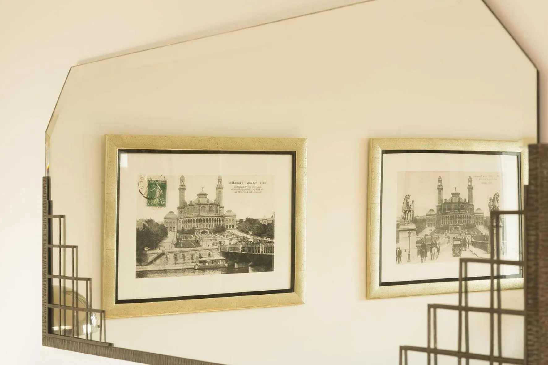 Decorative detail in Montmartre Residence