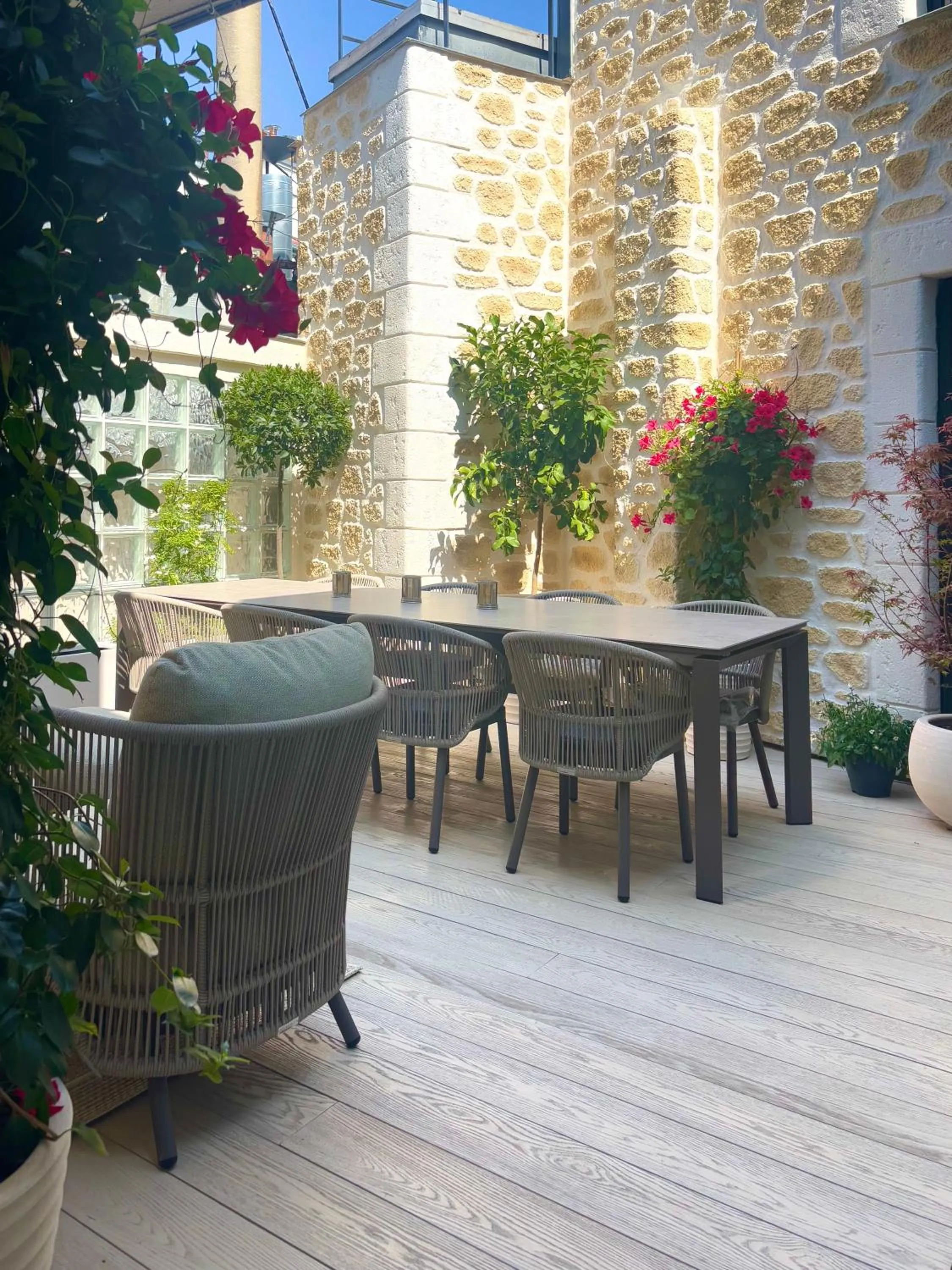 Patio in Montmartre Residence