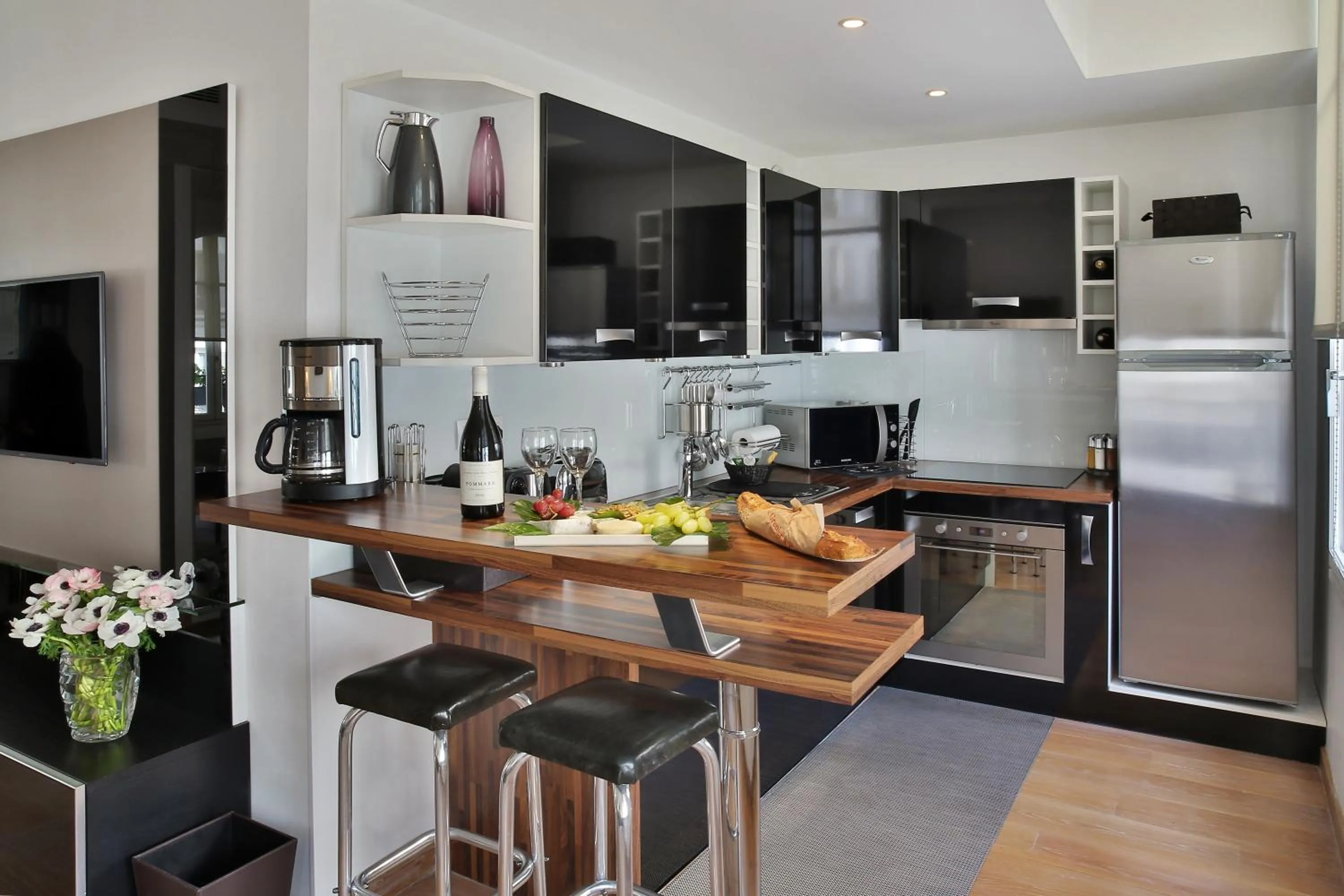 Coffee/tea facilities in Montmartre Residence