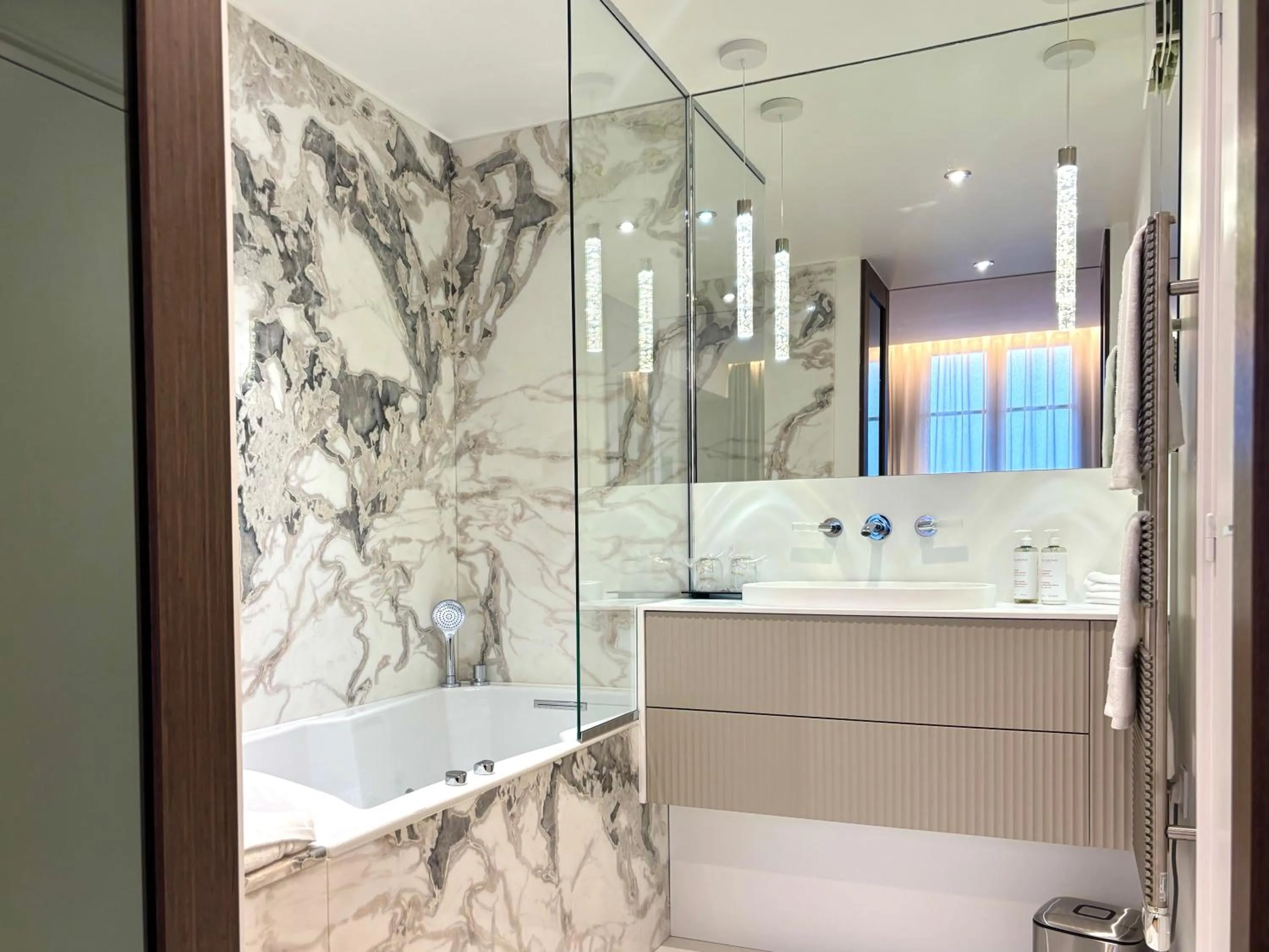 Bathroom in Montmartre Residence