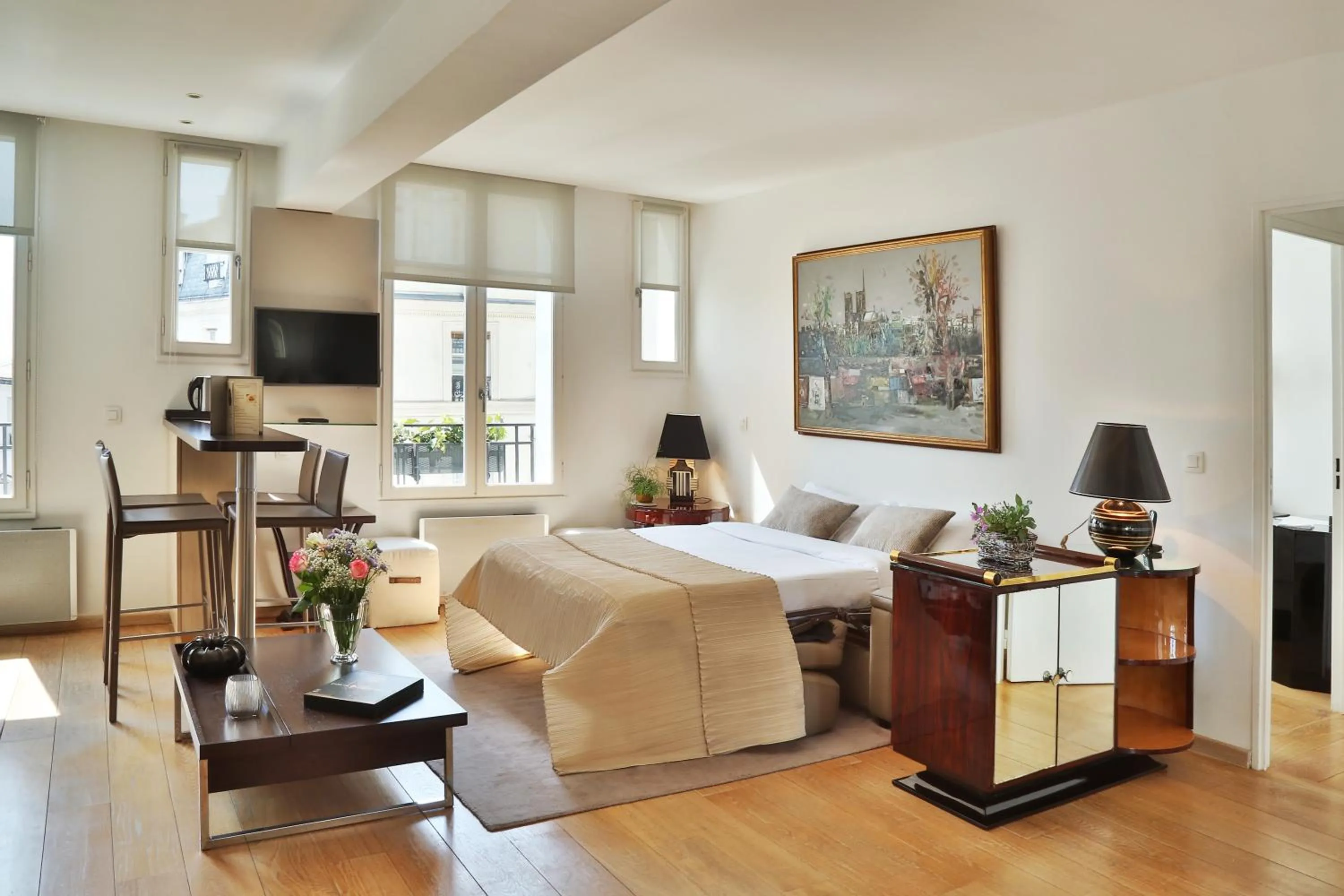 TV and multimedia, Bed in Montmartre Residence