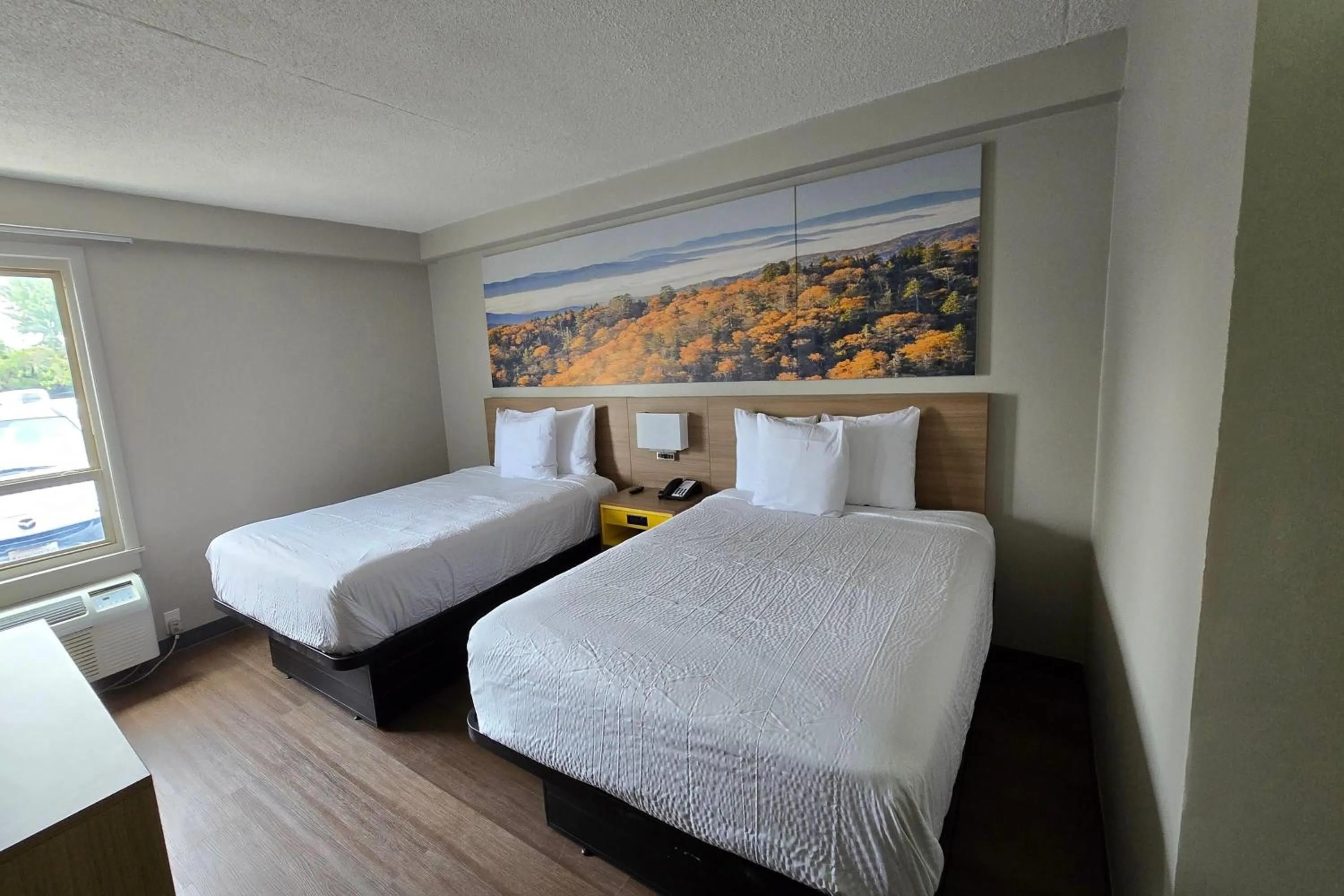 Photo of the whole room, Bed in Days Inn by Wyndham Manassas Battlefield